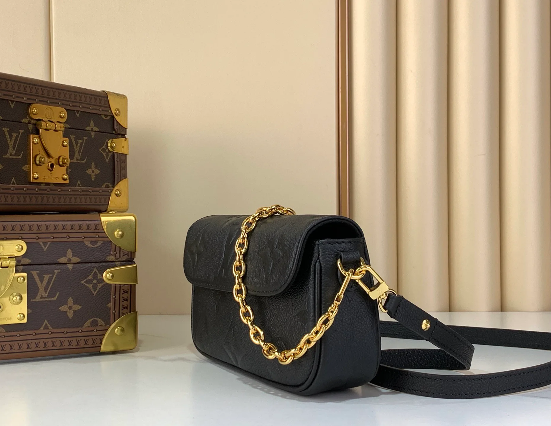 Клатчи Женские Louis Vuitton 12623281