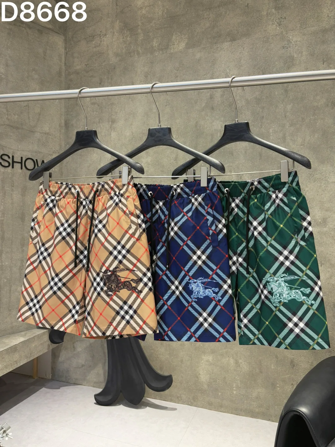Шорты Мужские Burberry 18000509