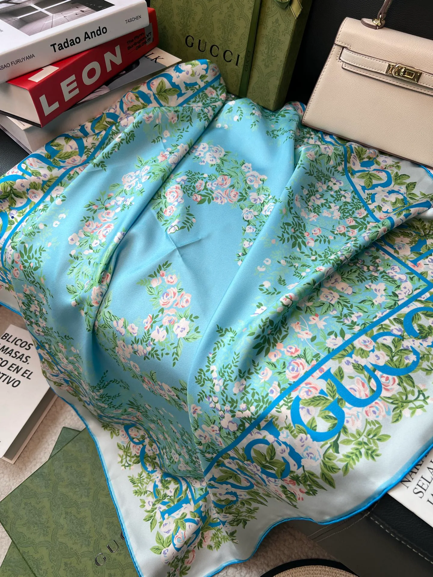 Платки Gucci 11527337