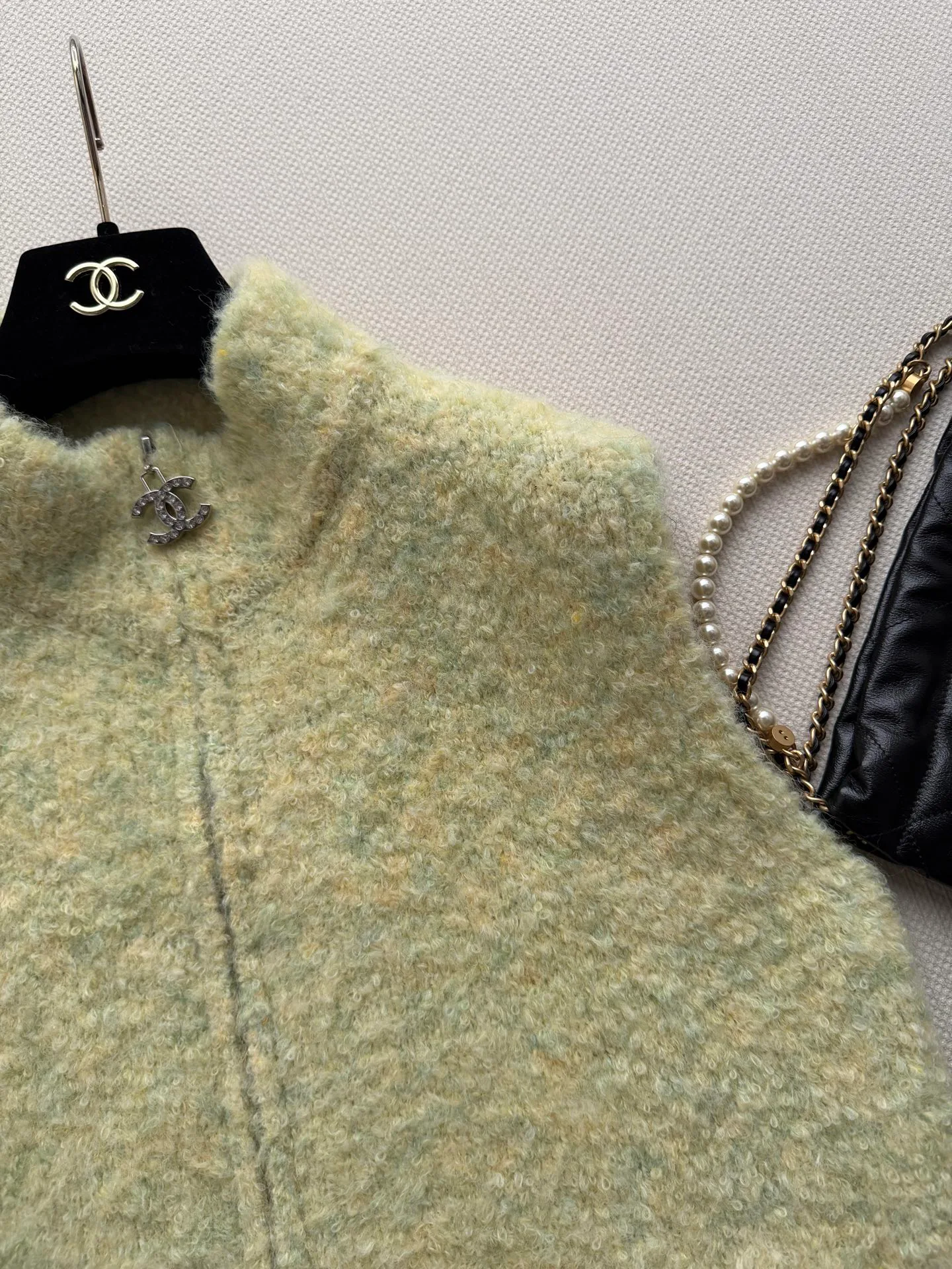 Жилеты Женские Chanel 18015804