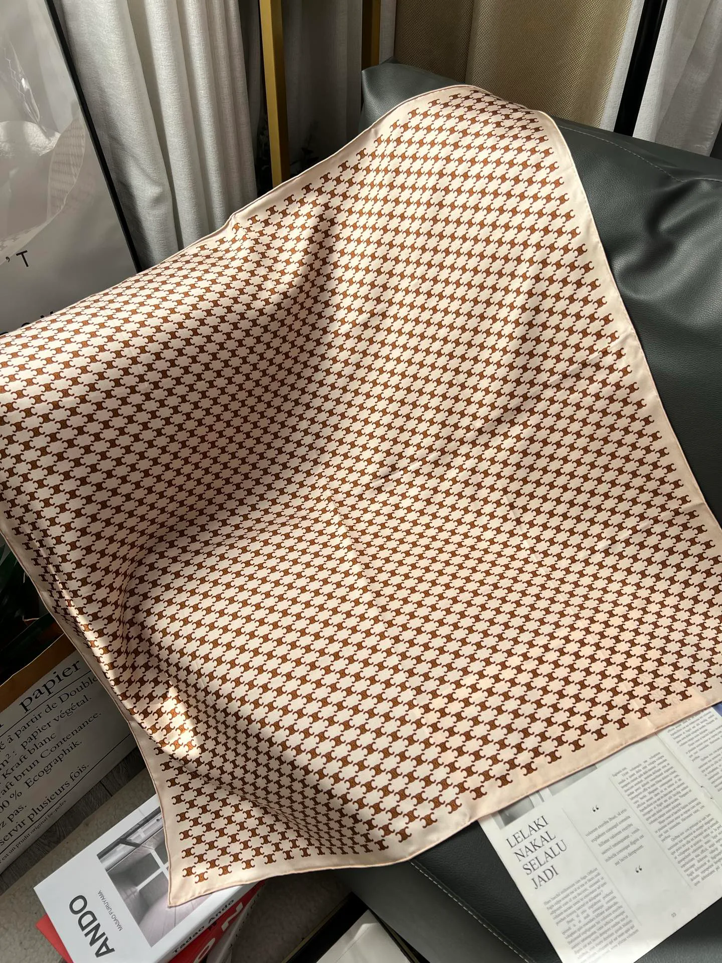 Шарфы Celine 13351604