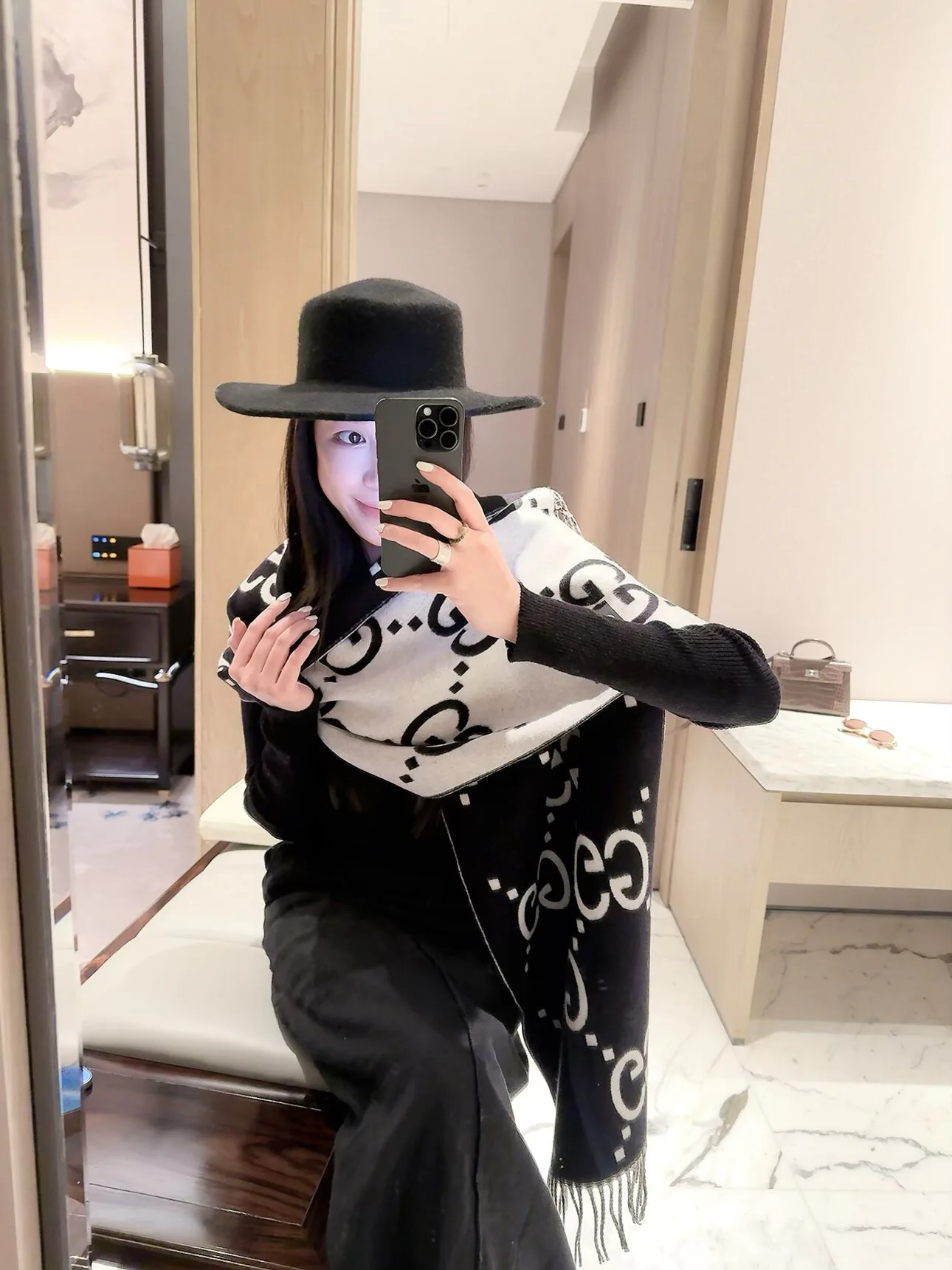 Шарфы Gucci 18427153