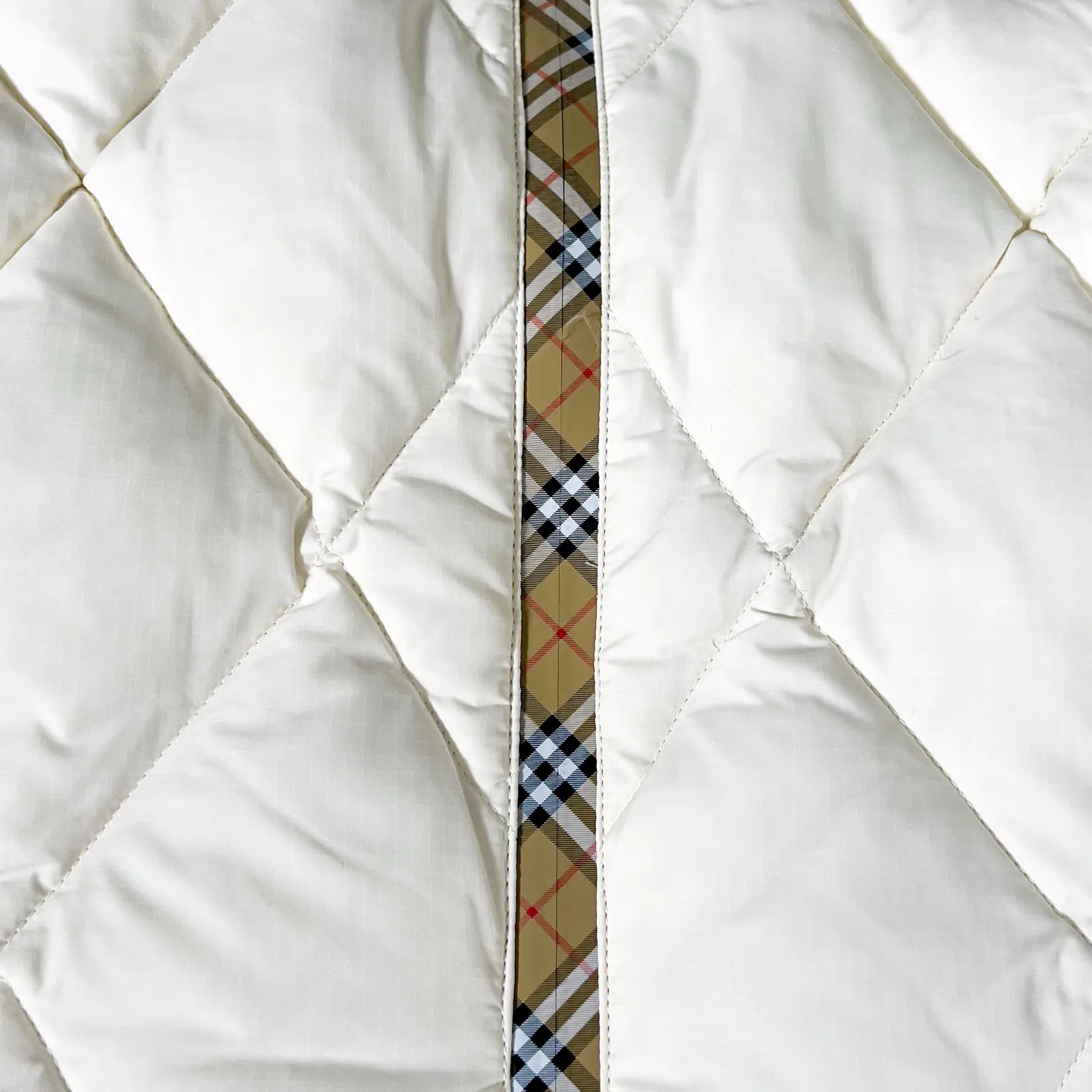 Жилеты Женские Burberry 18728598