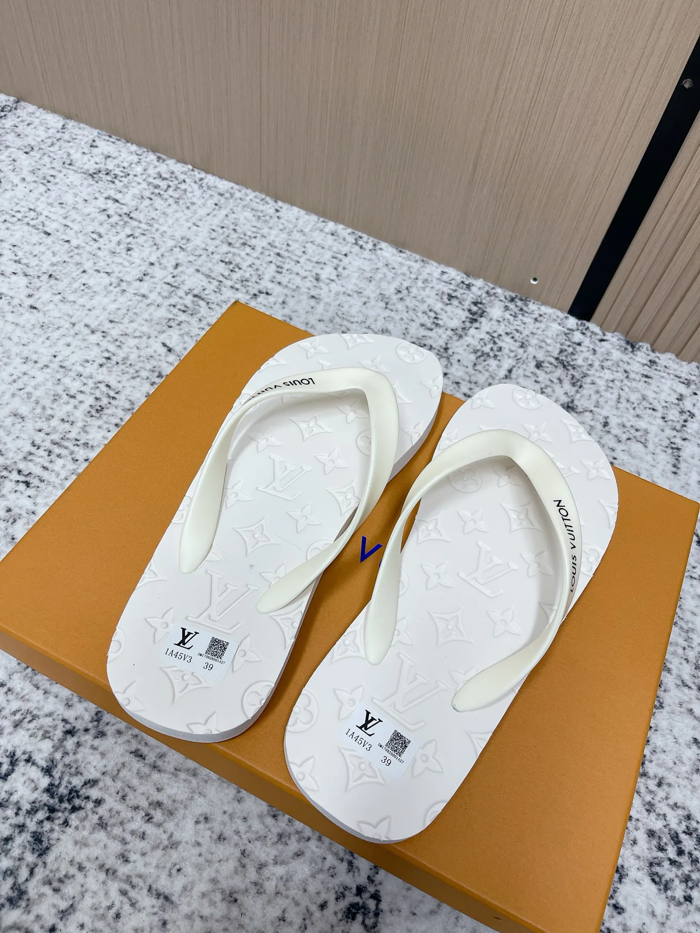 Сандалии Мужские Louis Vuitton 11802133