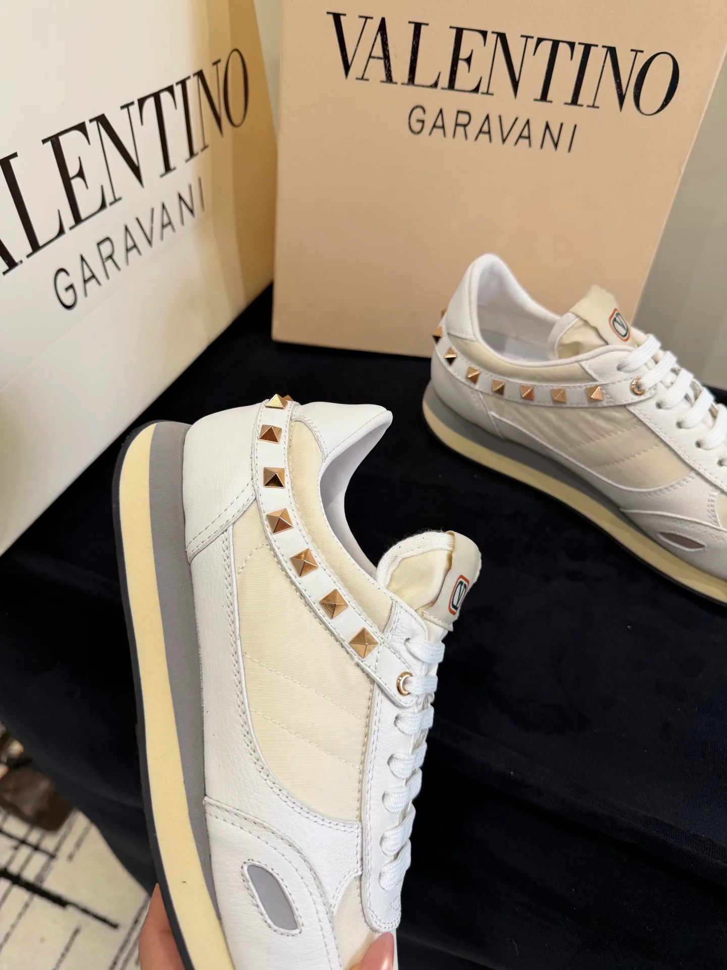 Кроссовки Женские Valentino 18420825