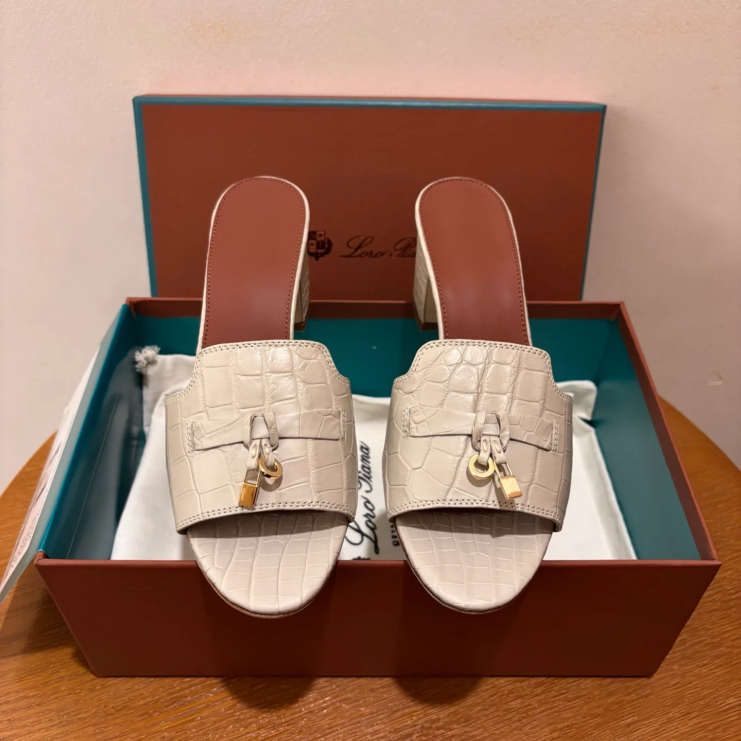 Босоножки Женские Loro Piana 13470240