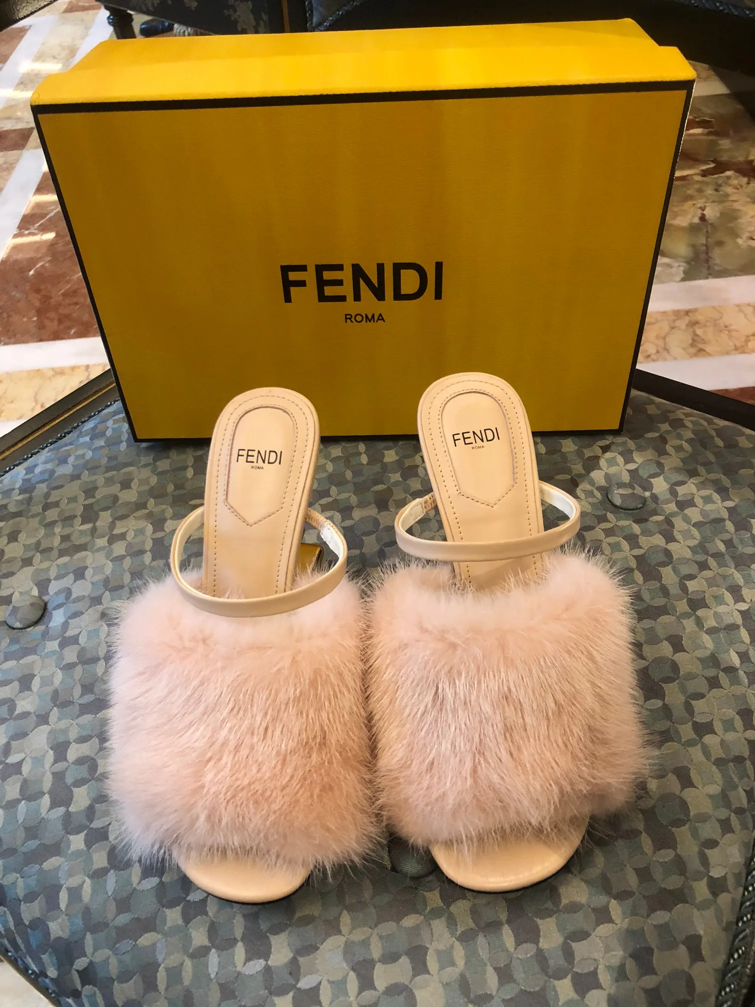 Босоножки Женские Fendi