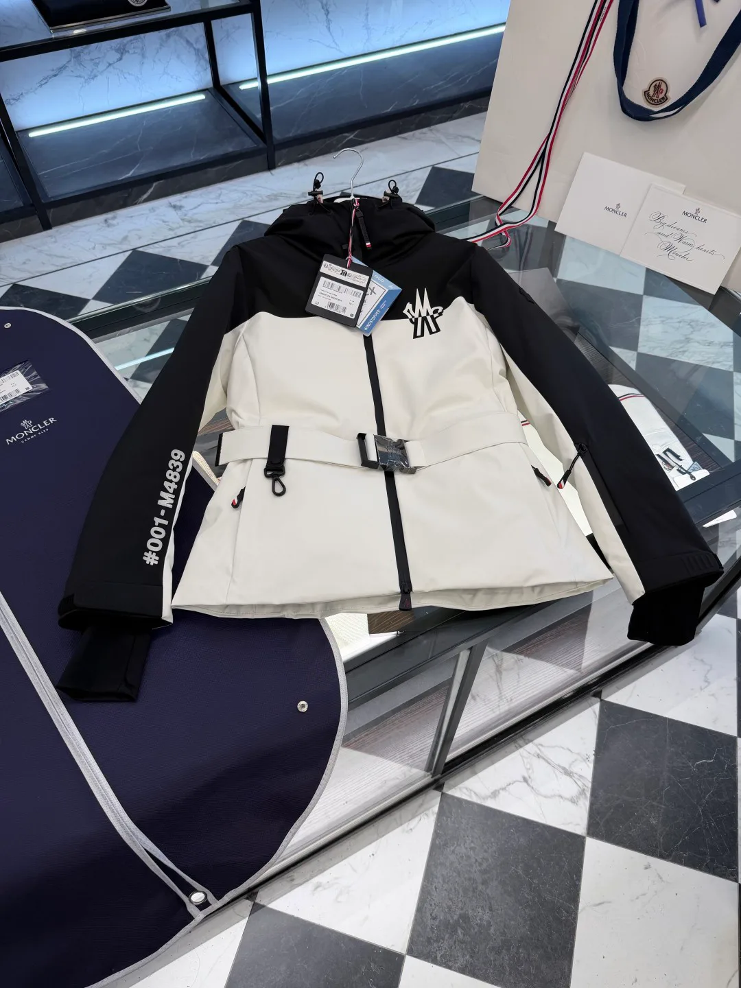 Куртки И Пуховики Женские Moncler 19336107