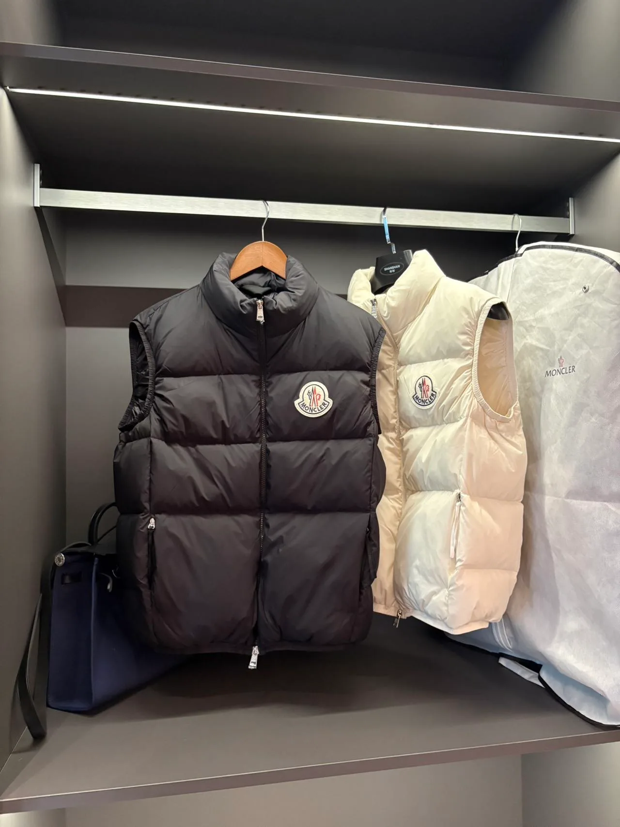 Жилеты Женские Moncler 17942216