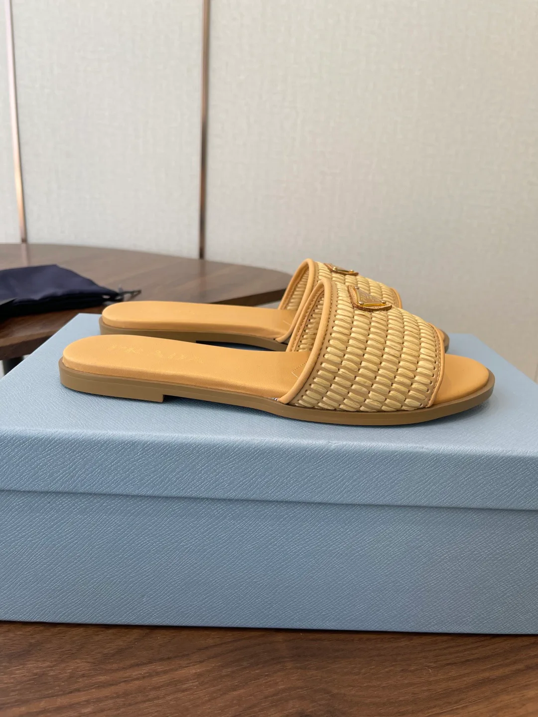 Шлепанцы Женские Prada 13075728