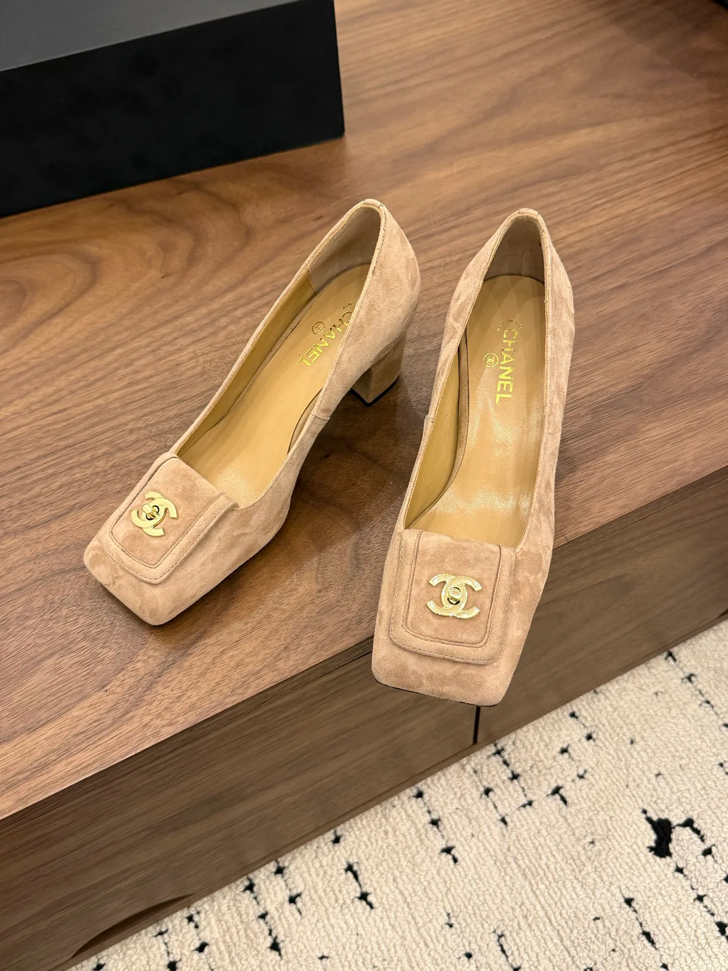 Туфли Женские Chanel 19080190