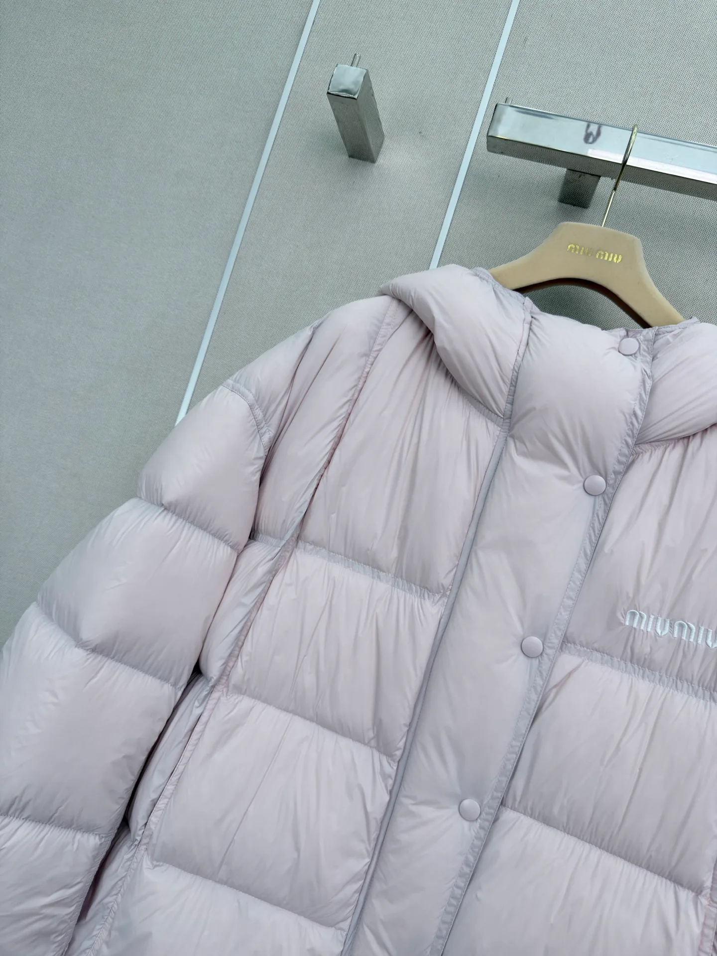 Куртки И Пуховики Женские Miu Miu 18710744