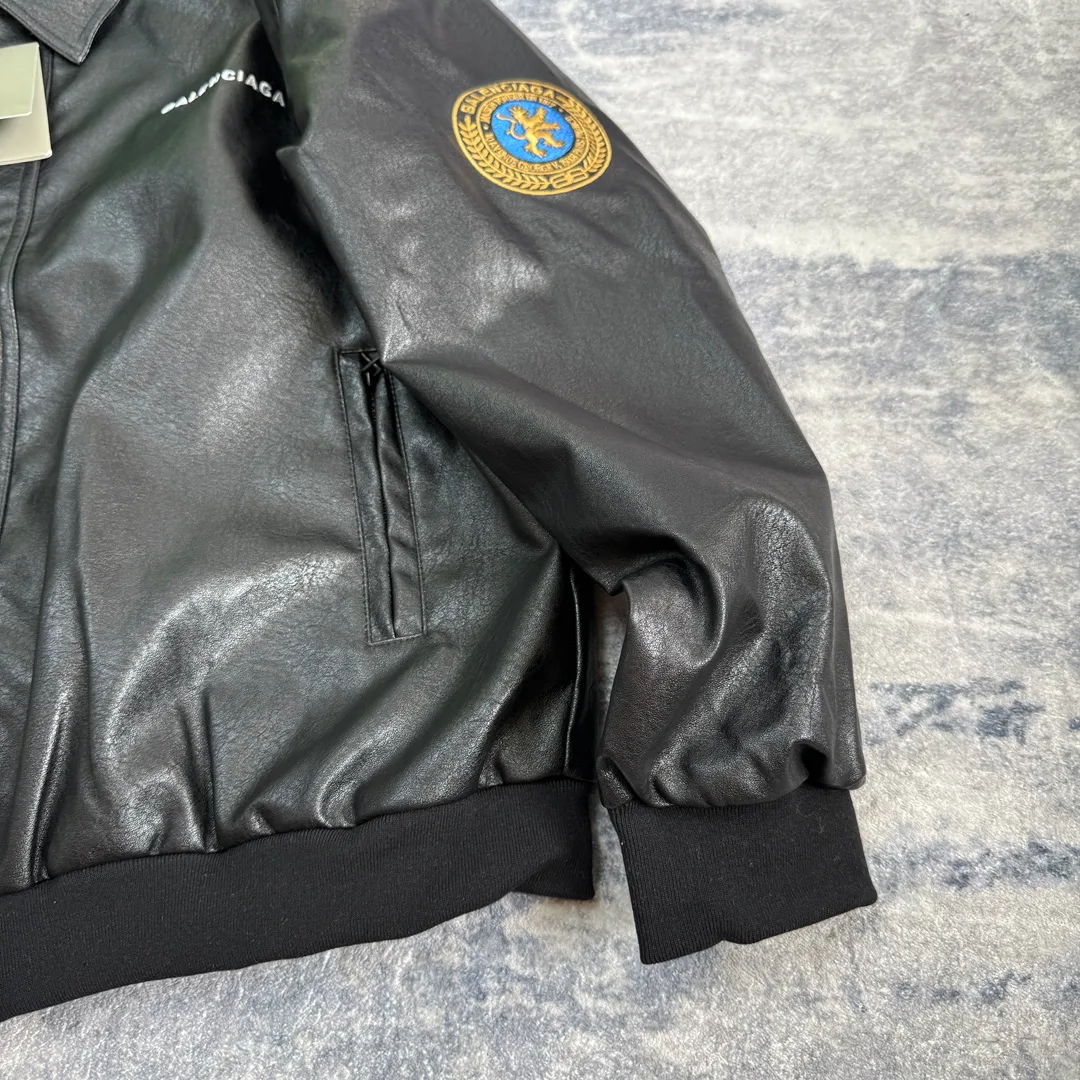 Куртки И Пуховики Женские Balenciaga 215424