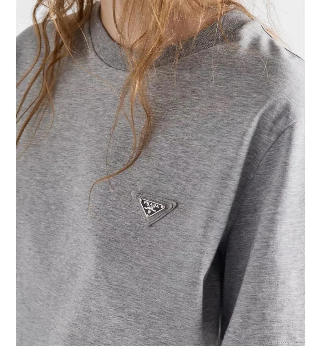 Футболки Женские Prada 16936488