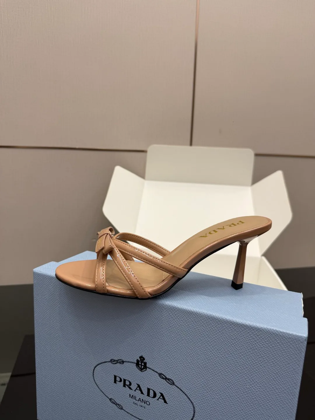 Босоножки Женские Prada 16960880