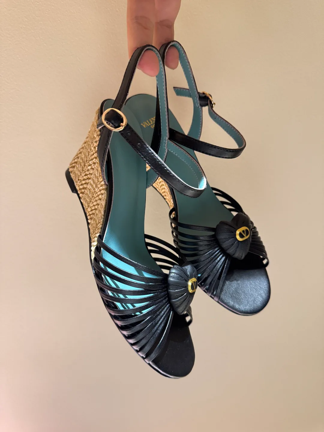 Босоножки Женские Valentino 17968669