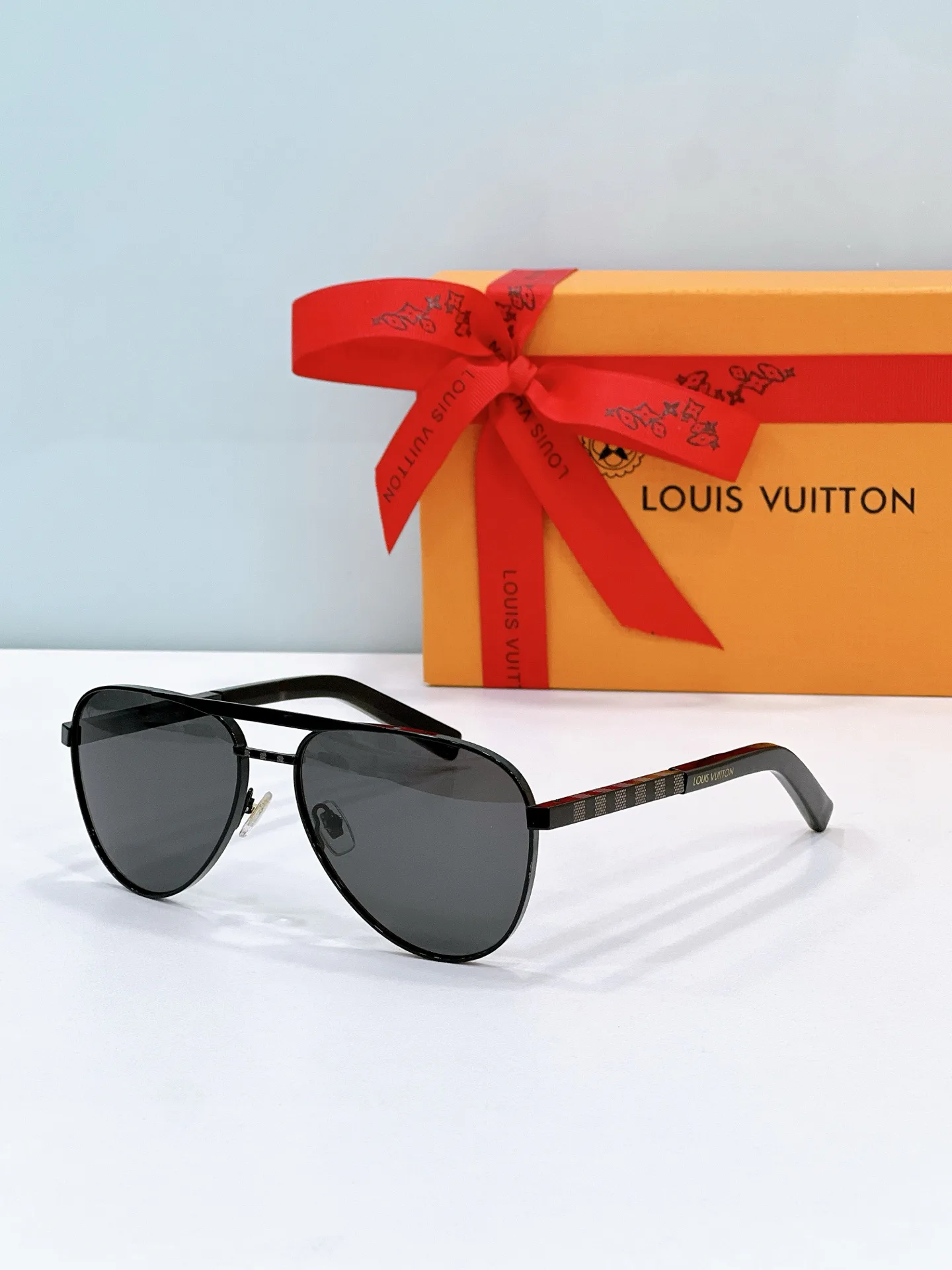 Очки Louis Vuitton 17546258