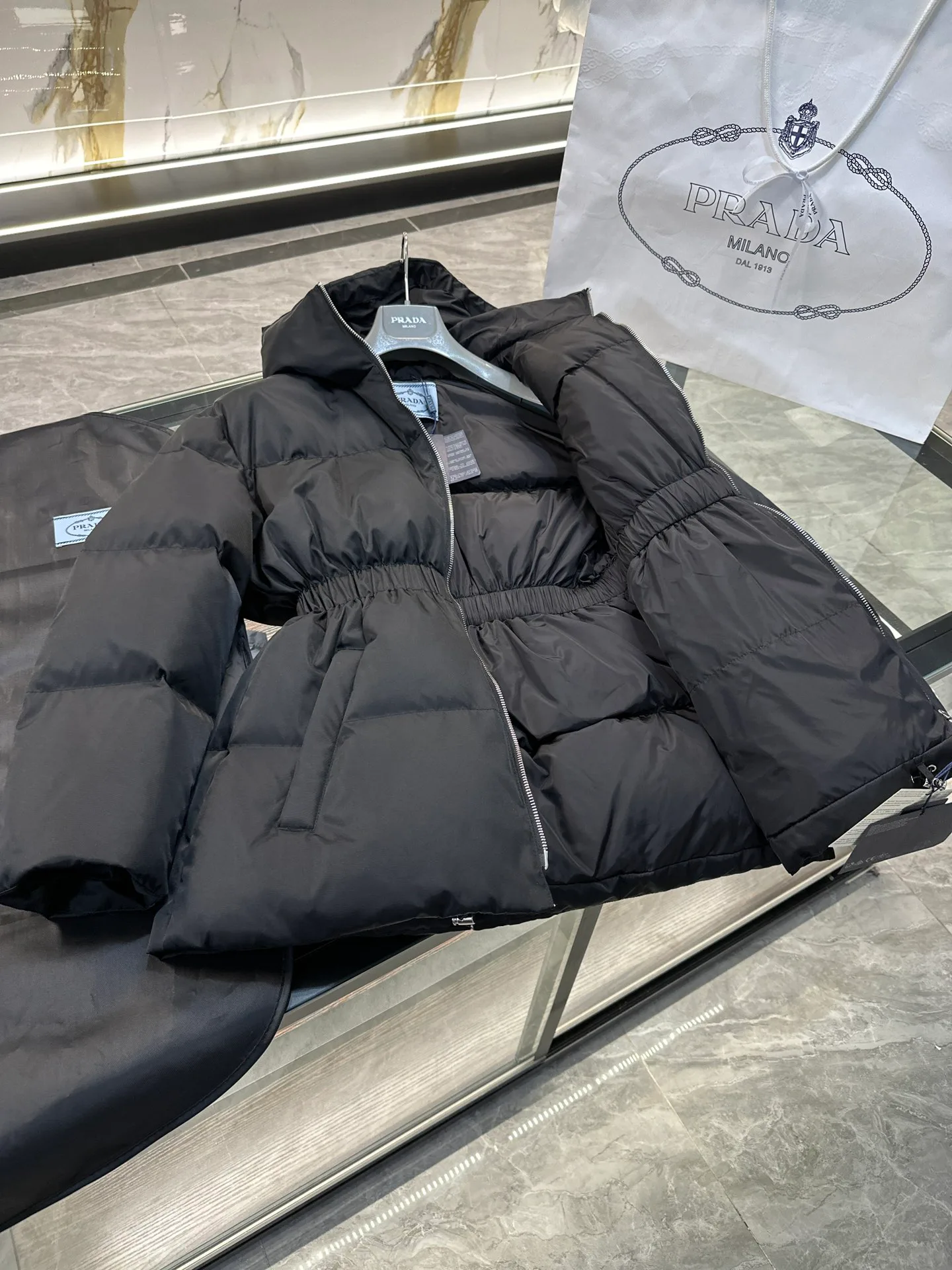 Куртки И Пуховики Женские Prada 17964590