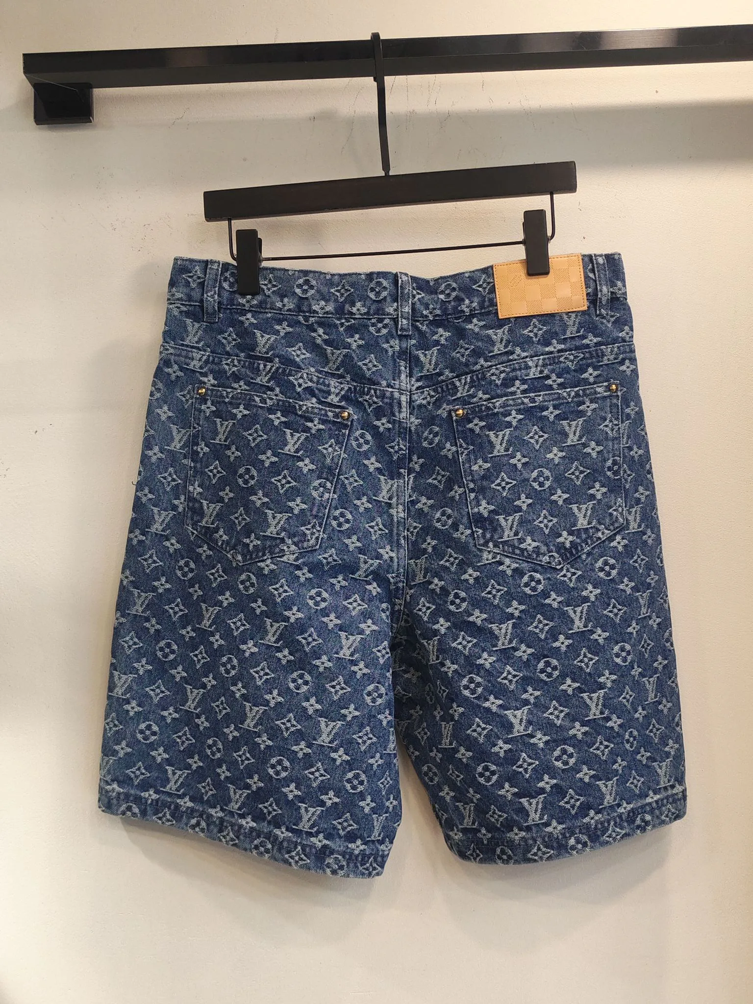 Шорты Женские Louis Vuitton 12836831