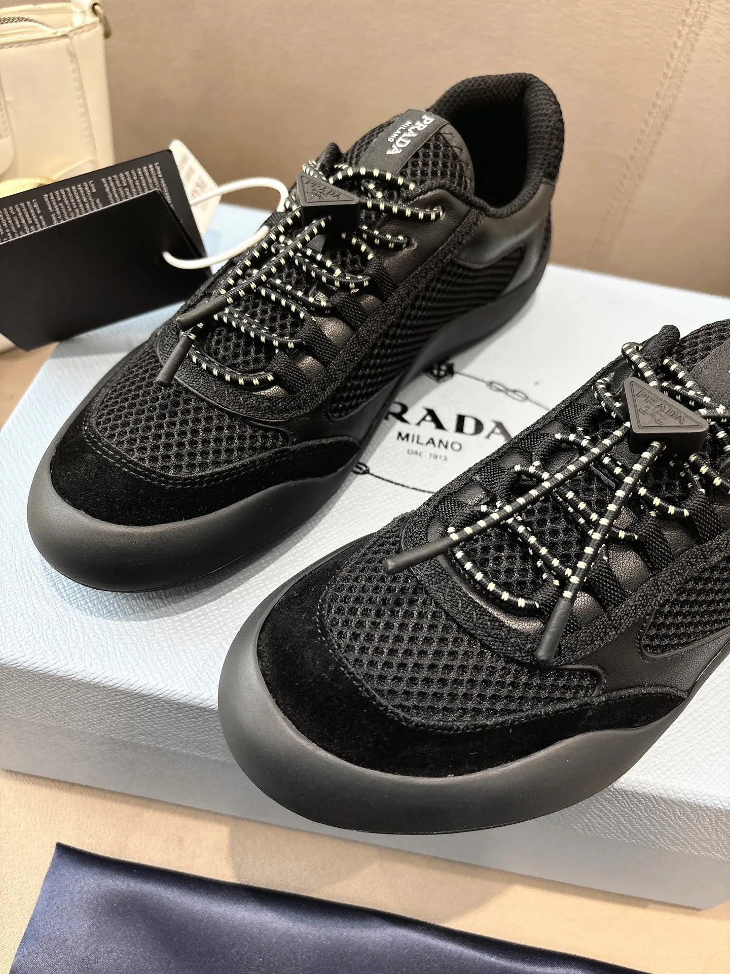 Кроссовки Мужские Prada 11410379