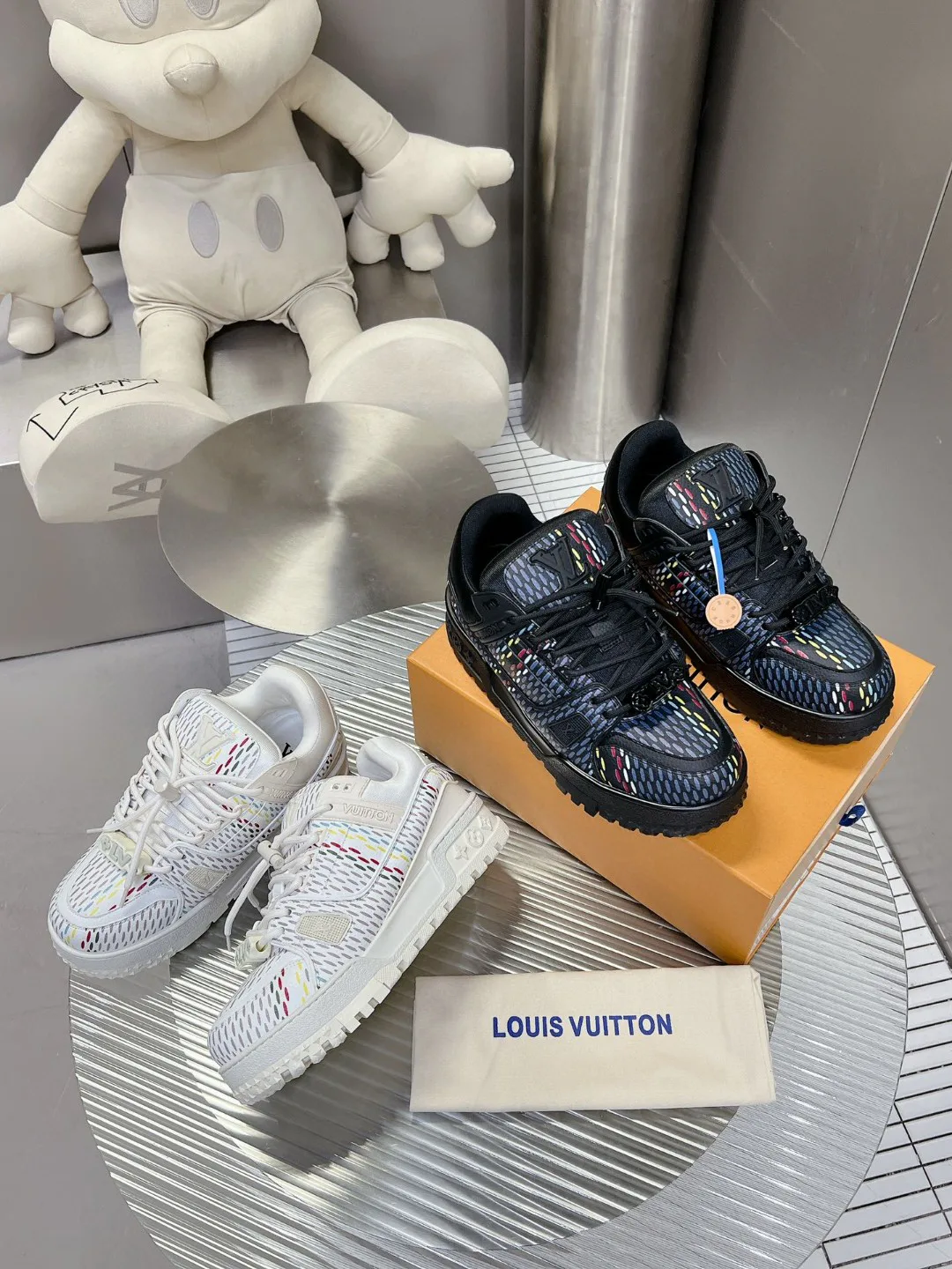 Кроссовки Женские Louis Vuitton 3179637