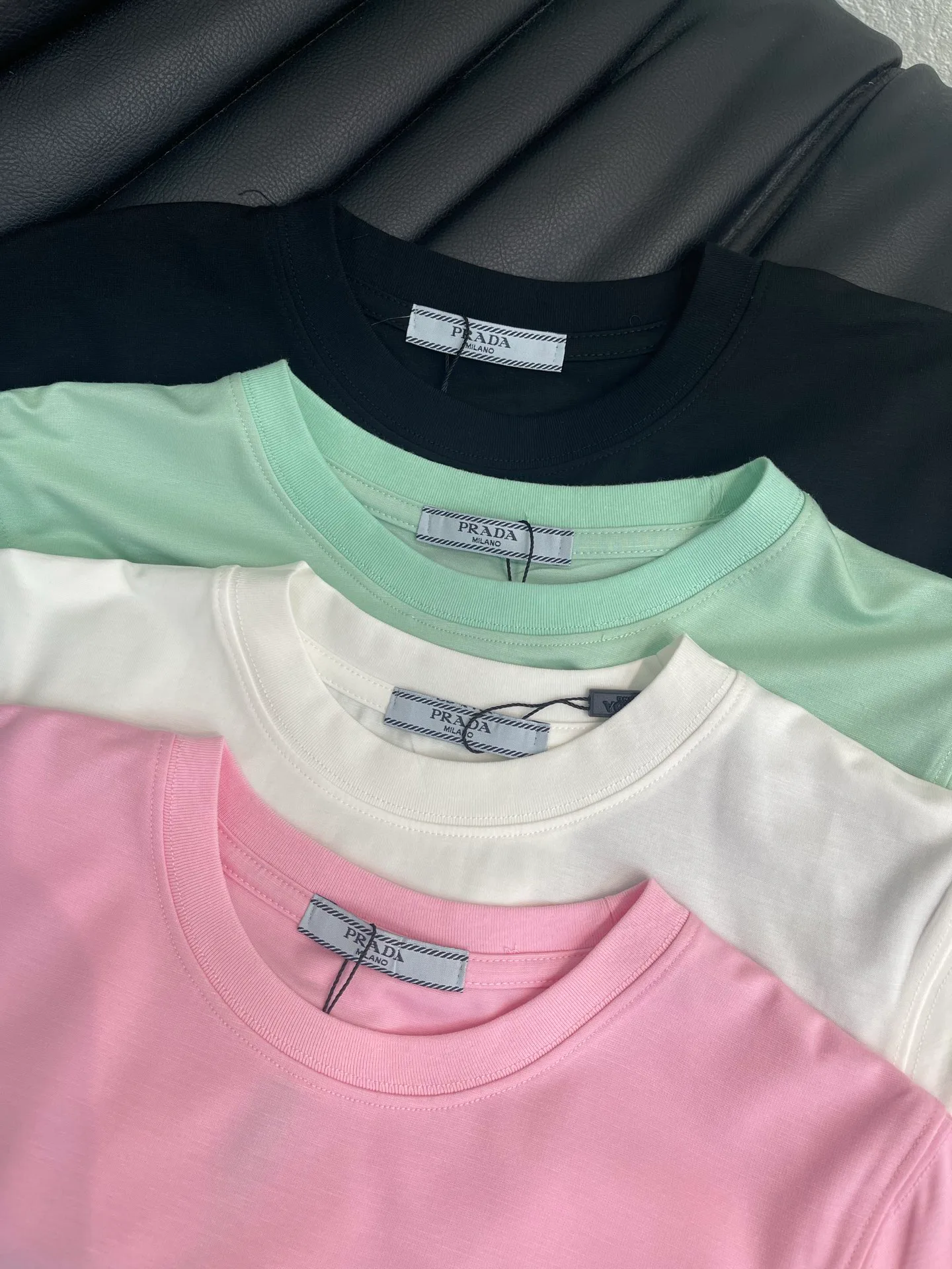 Футболки Женские Prada 13273248
