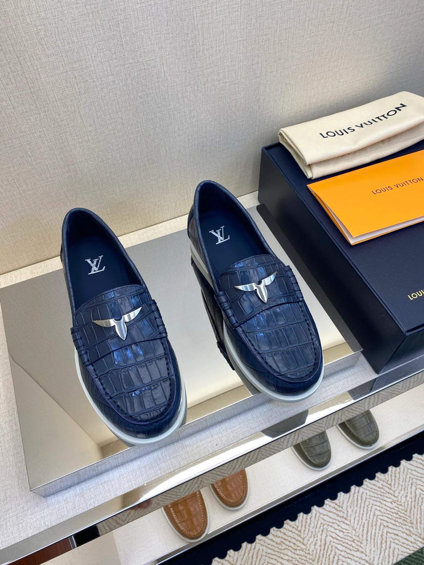 Лоферы И Туфли Мужские Louis Vuitton 18586342