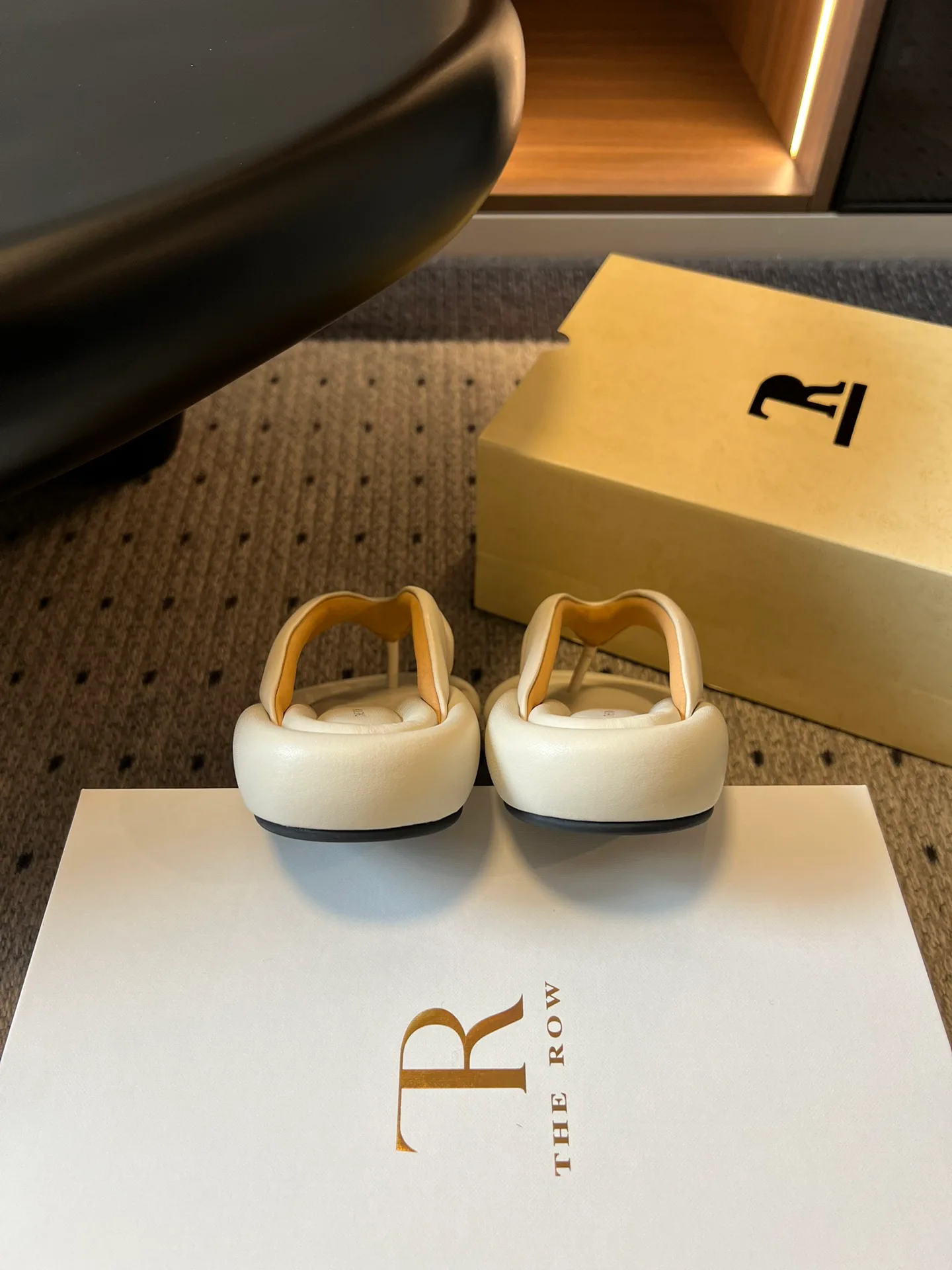 Шлепанцы Женские The Row 13349829