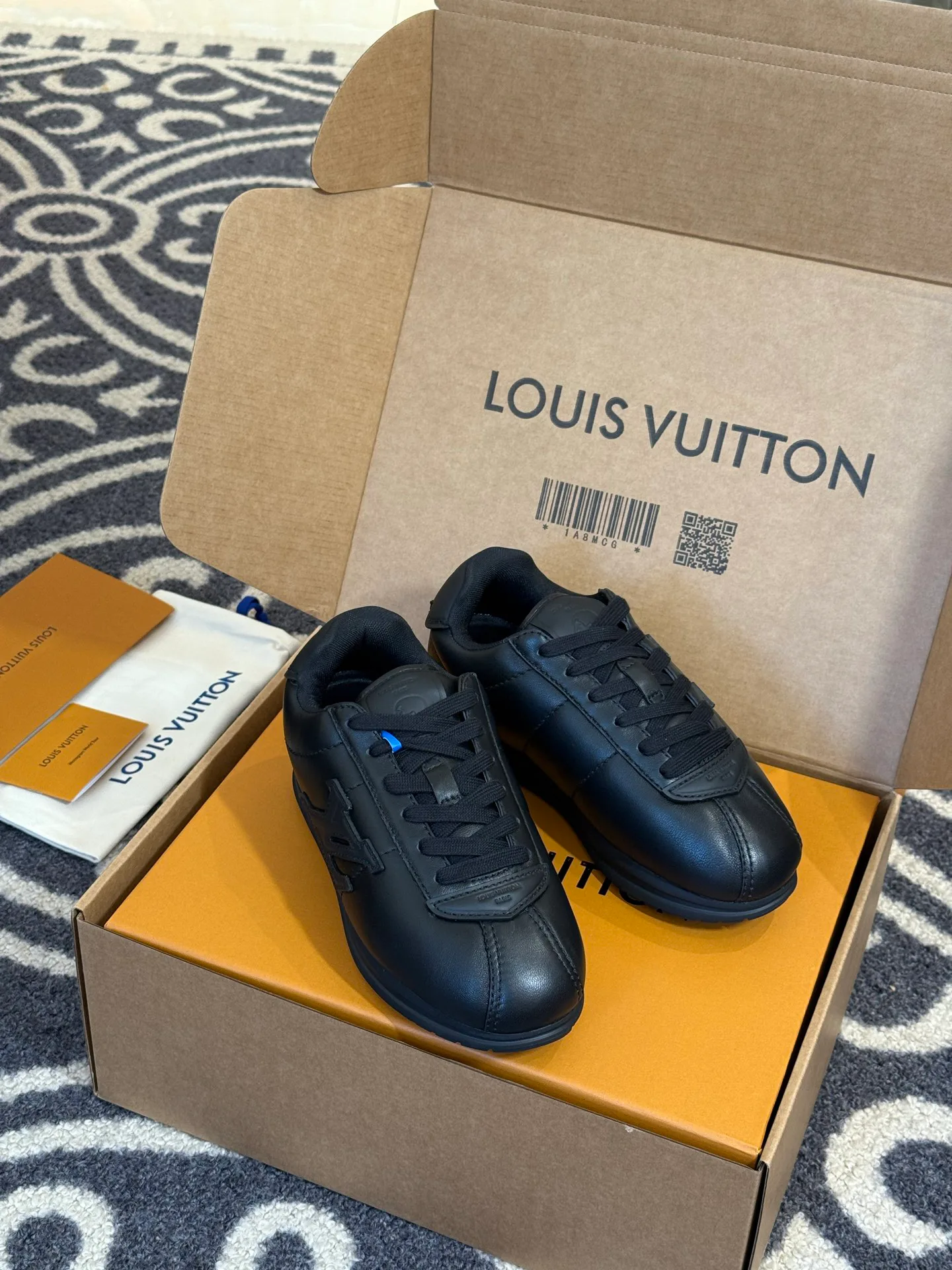 Кроссовки Женские Louis Vuitton 60637