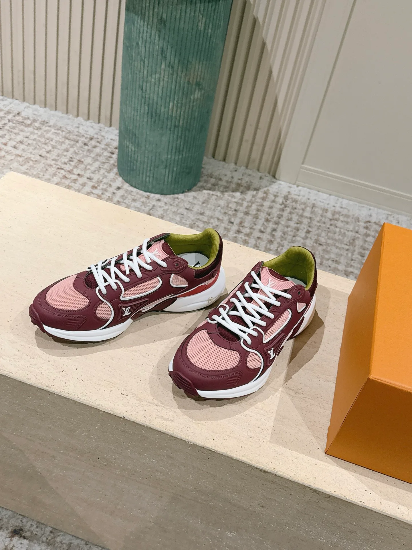 Кроссовки Женские Louis Vuitton 11241499