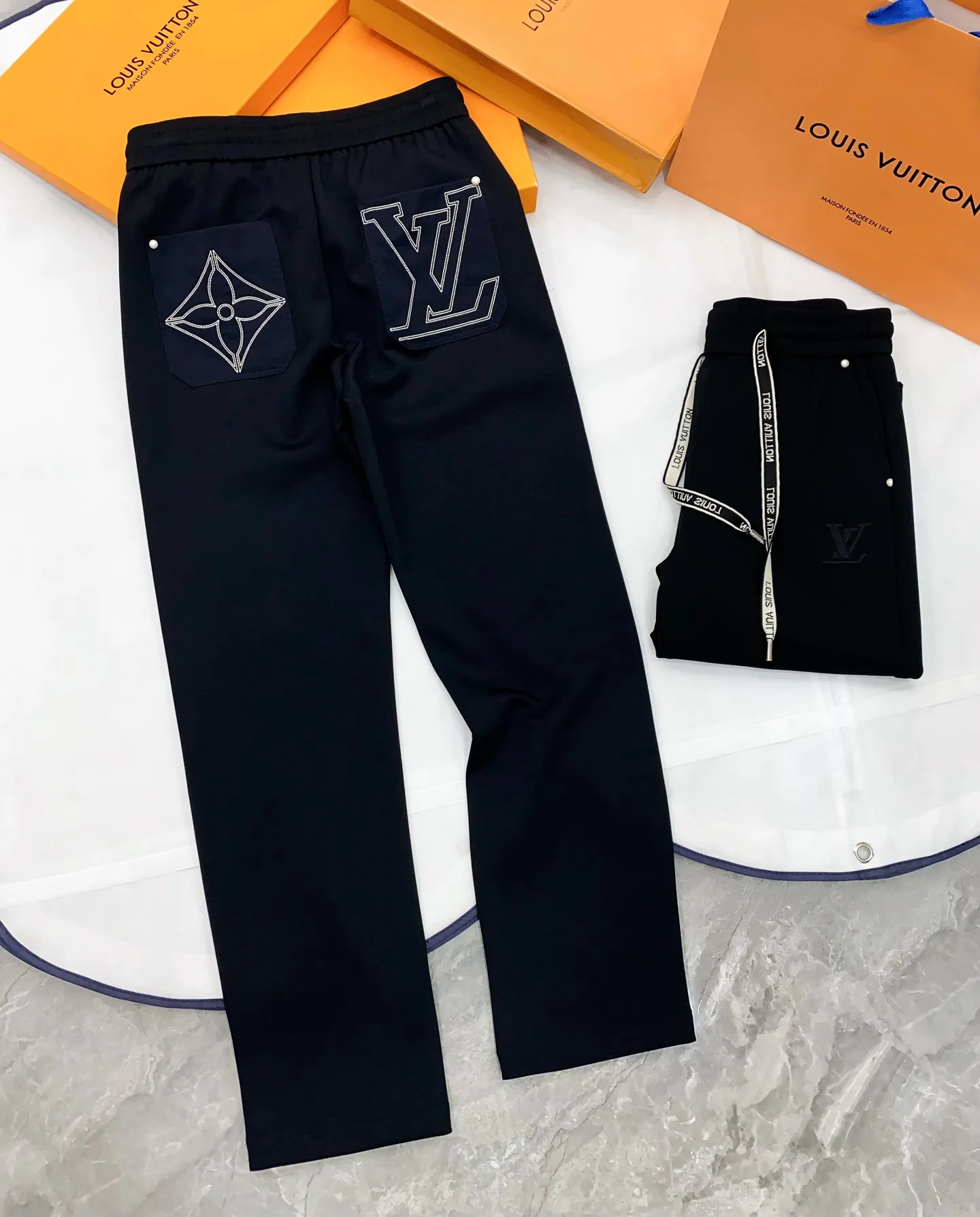 Брюки Мужские Louis Vuitton 9861765