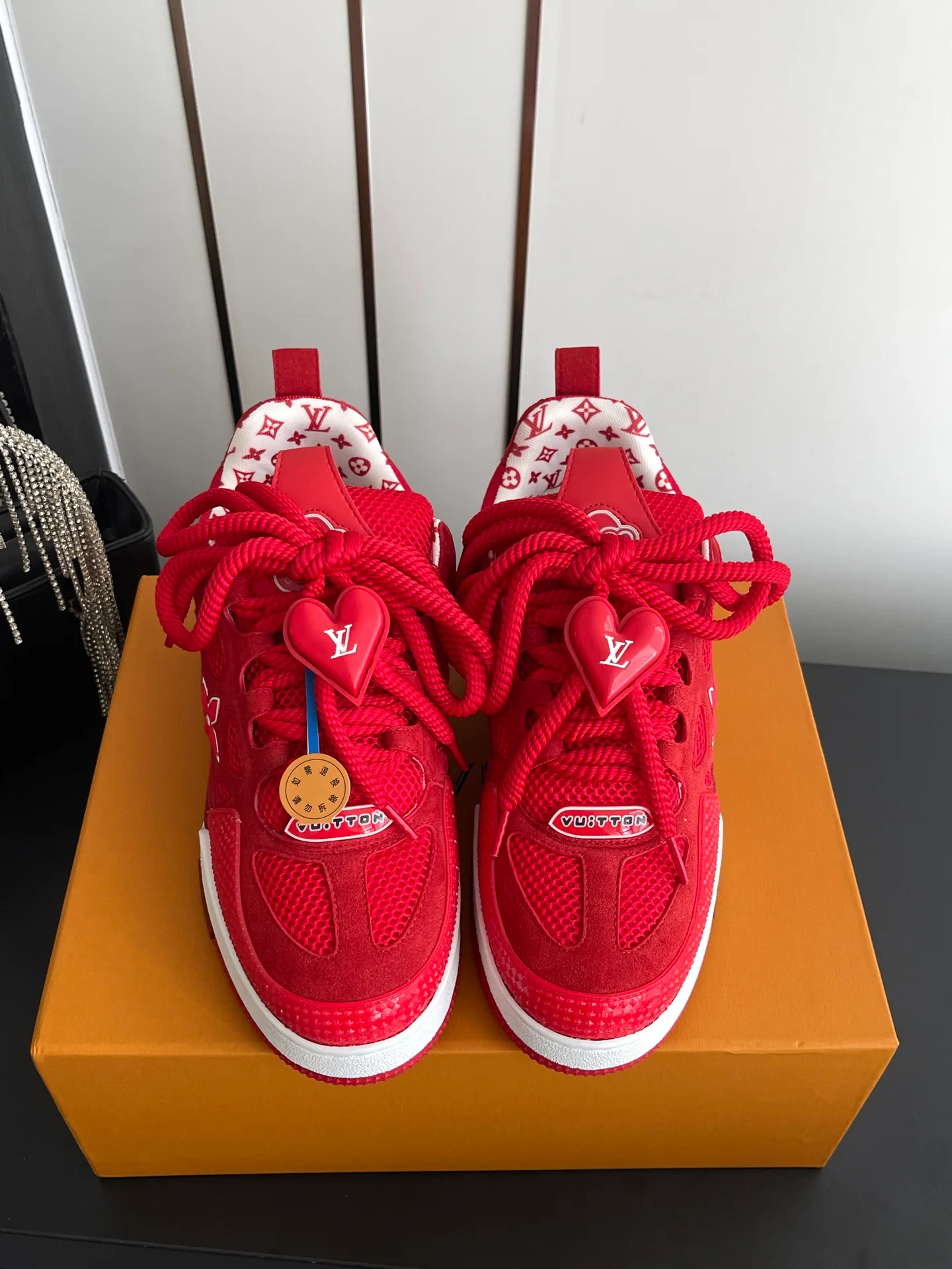 Кроссовки Женские Louis Vuitton 17554384