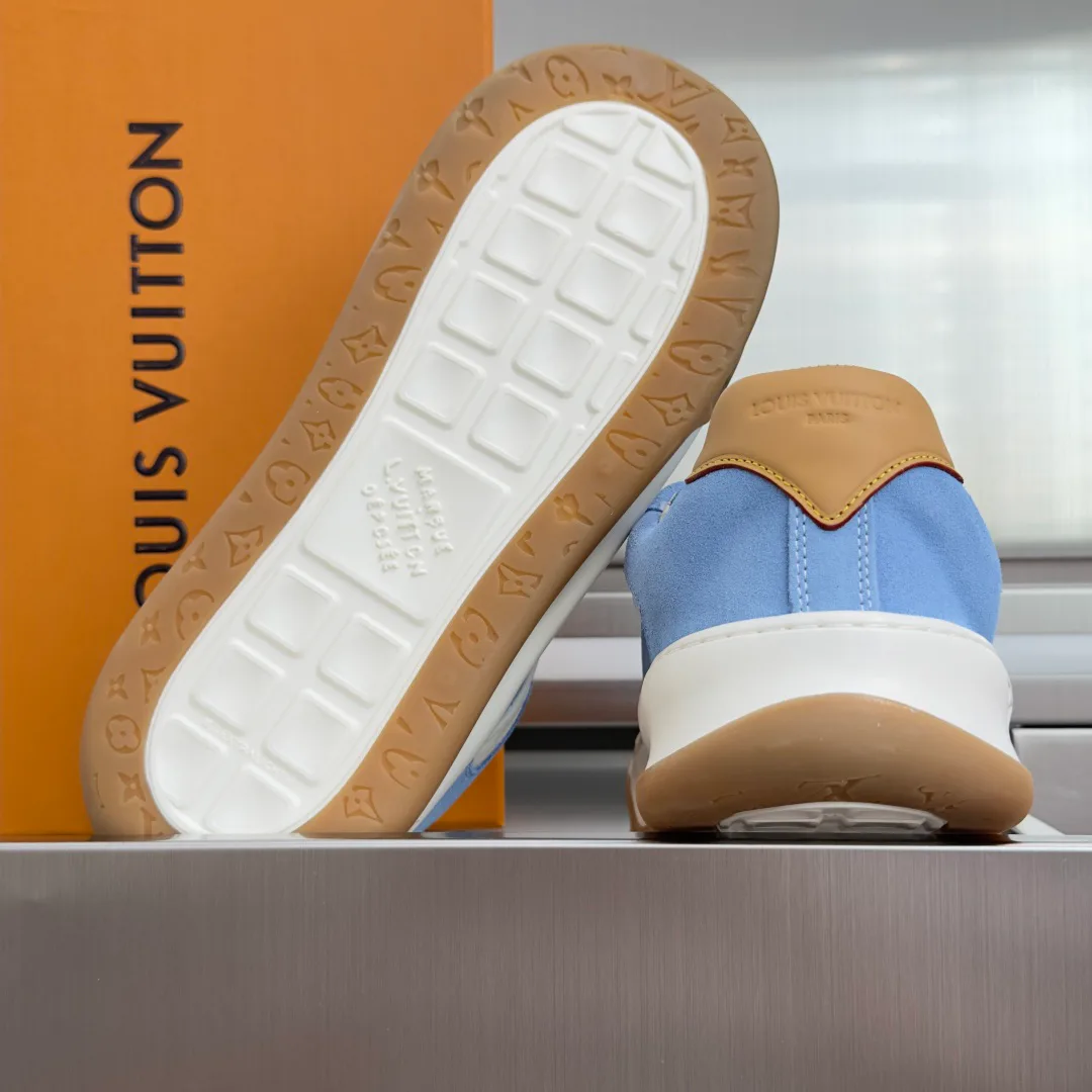 Кроссовки Мужские Louis Vuitton 18703786