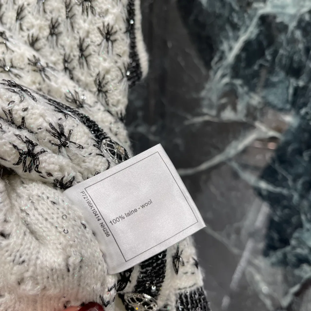 Жилеты Женские Chanel 13410257