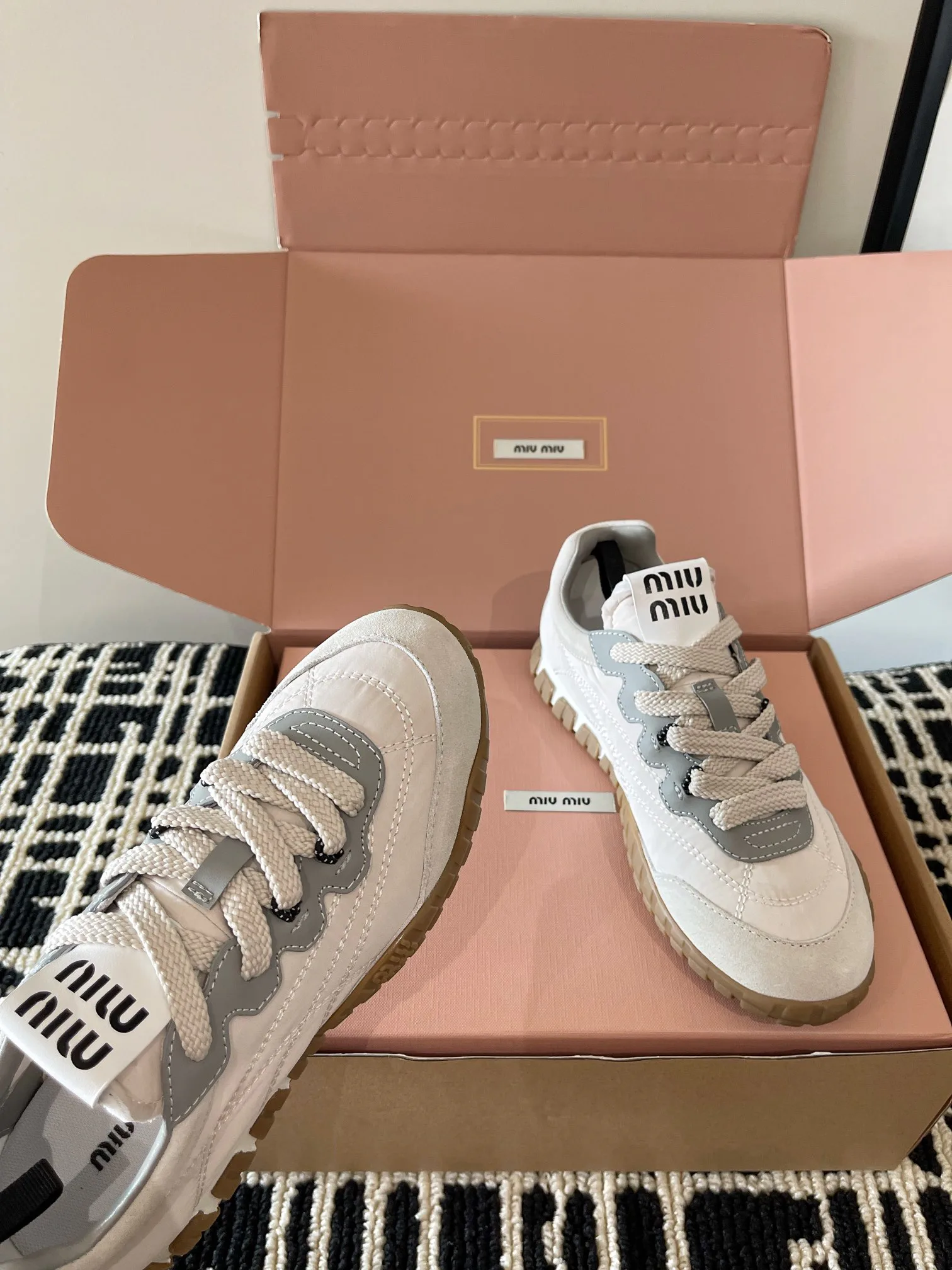 Кроссовки Женские Miu Miu 18874030