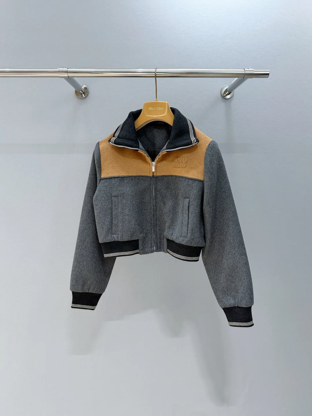 Куртки И Пуховики Женские Miu Miu 1222649