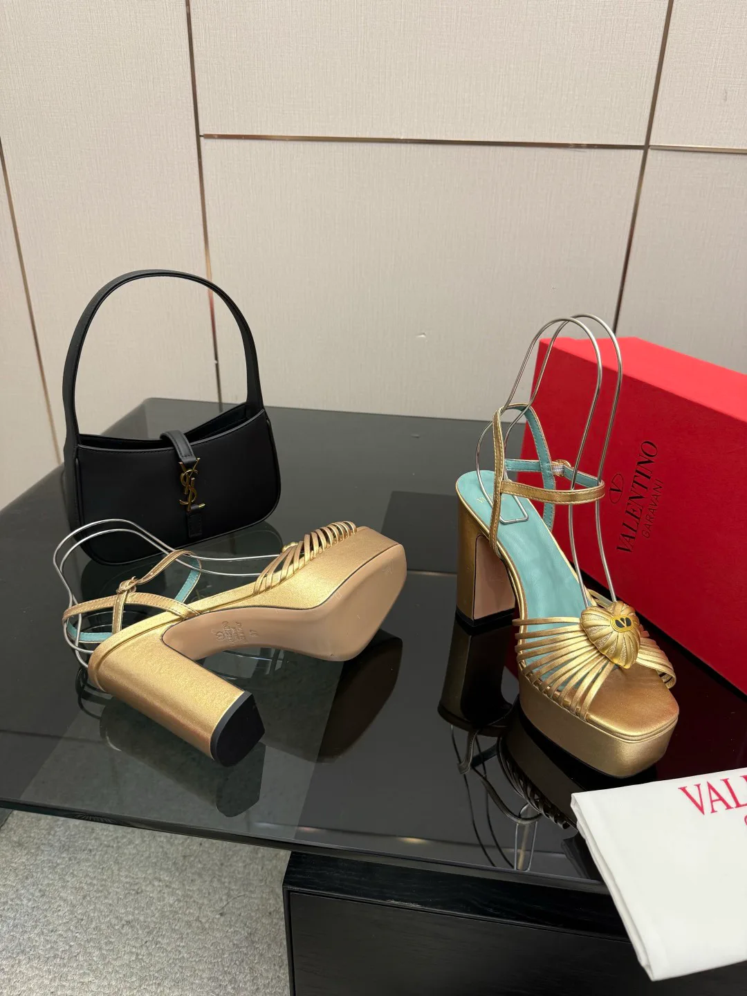 Босоножки Женские Valentino 5052049