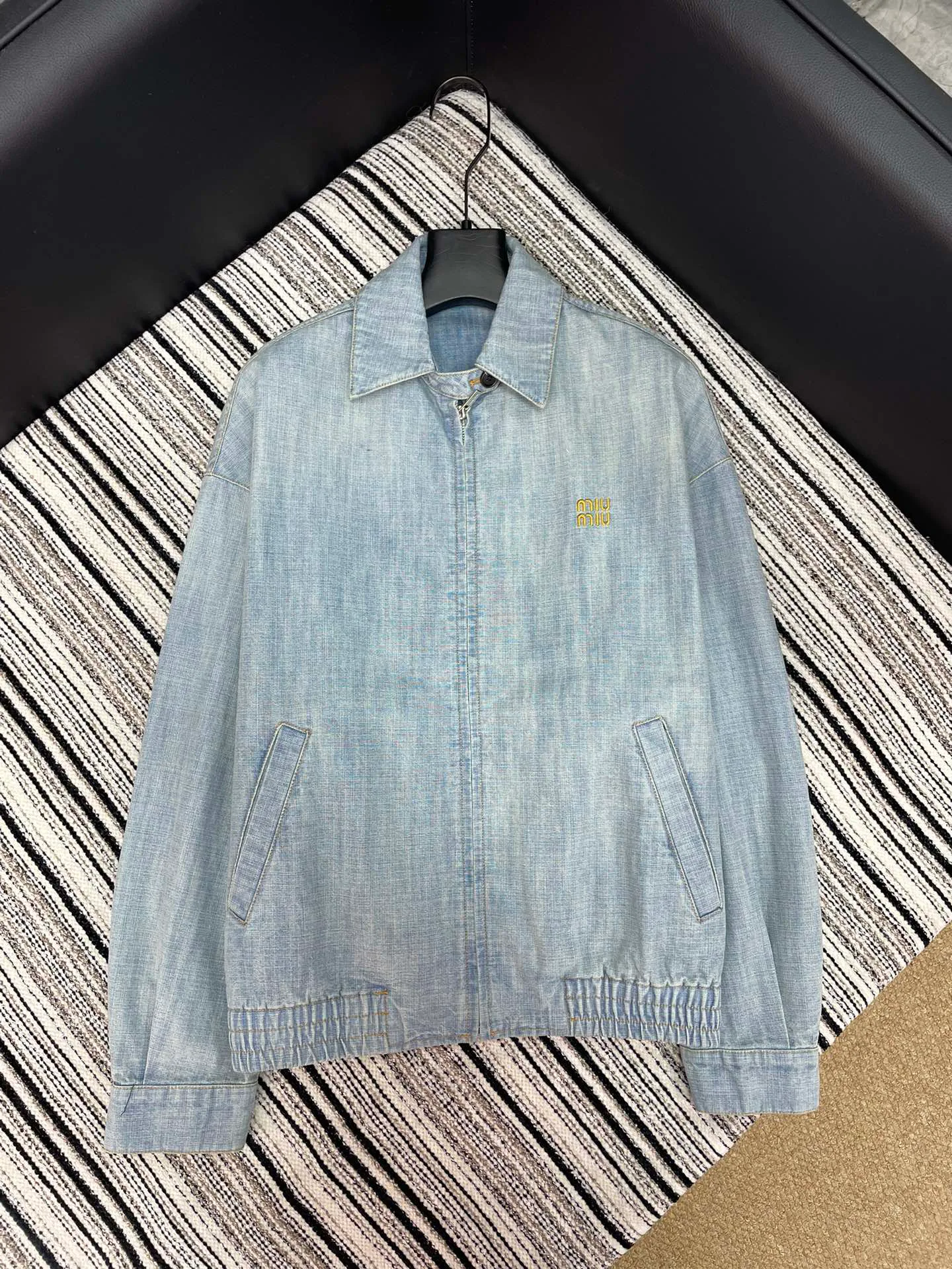 Куртки И Пуховики Женские Miu Miu 1093416