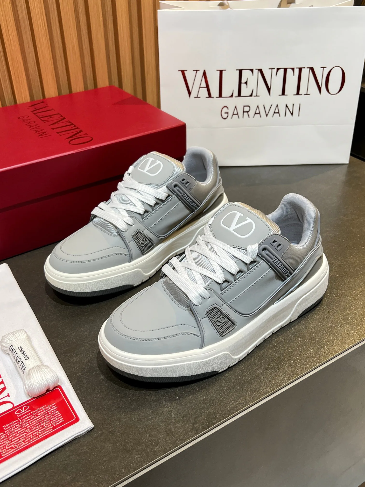 Кроссовки Женские Valentino 11575956