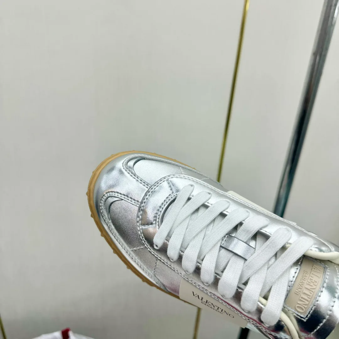 Кроссовки Женские Valentino 17955028