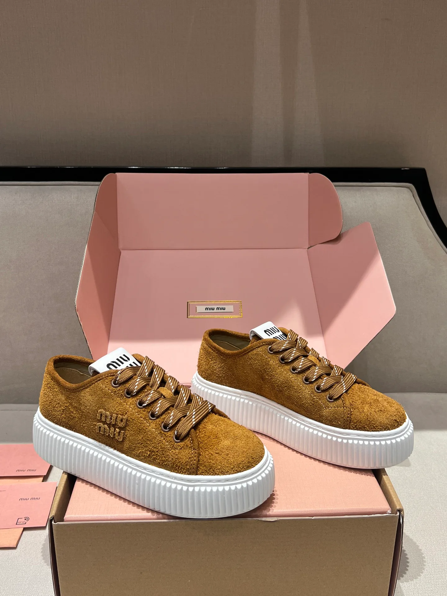 Кроссовки Женские Miu Miu 18020235