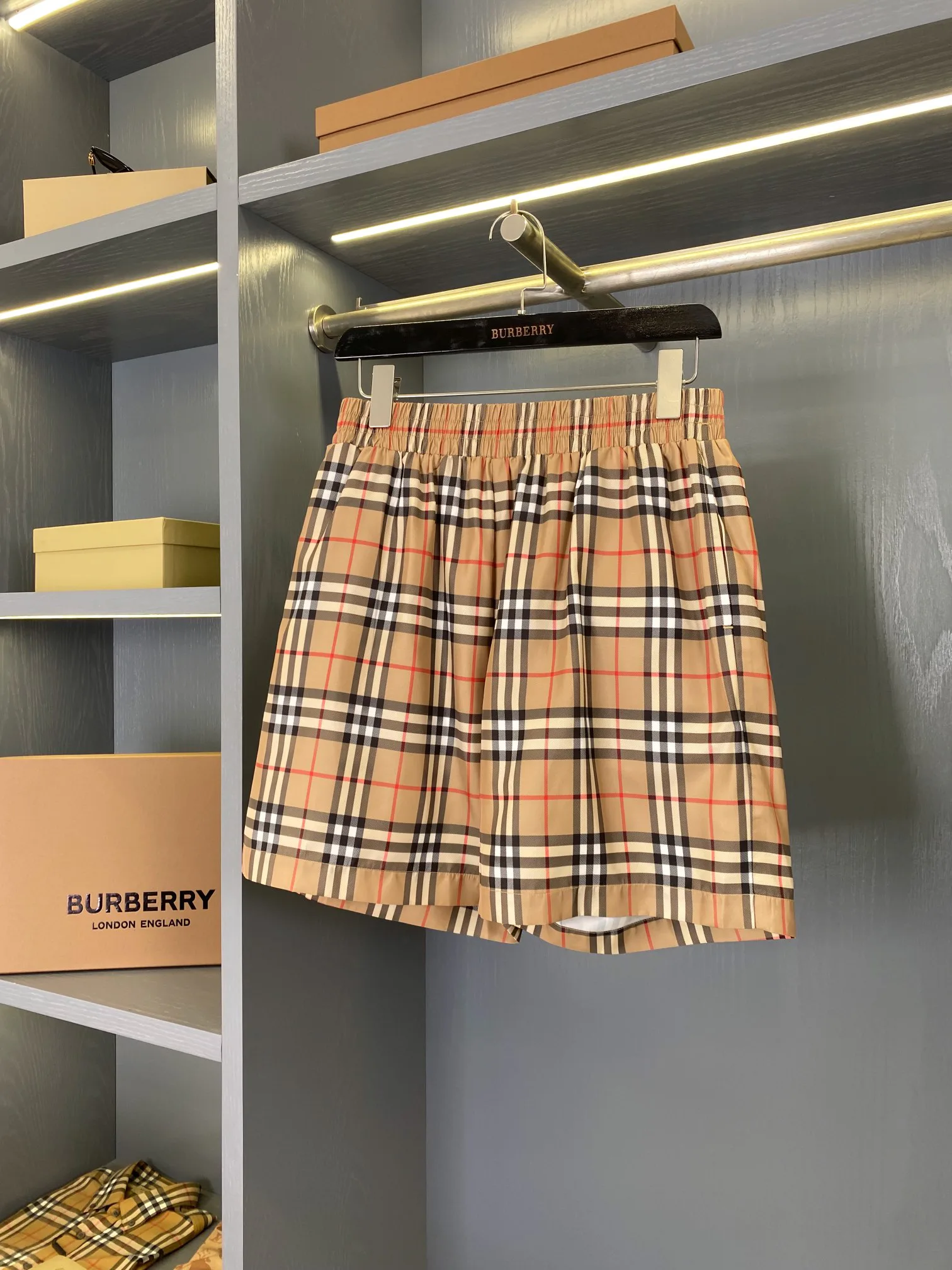 Шорты Мужские Burberry 14183355
