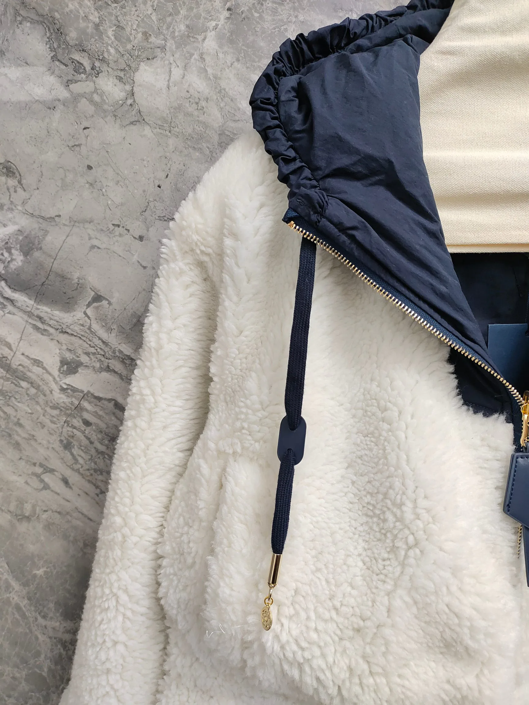 Куртки И Пуховики Женские Louis Vuitton 1276861