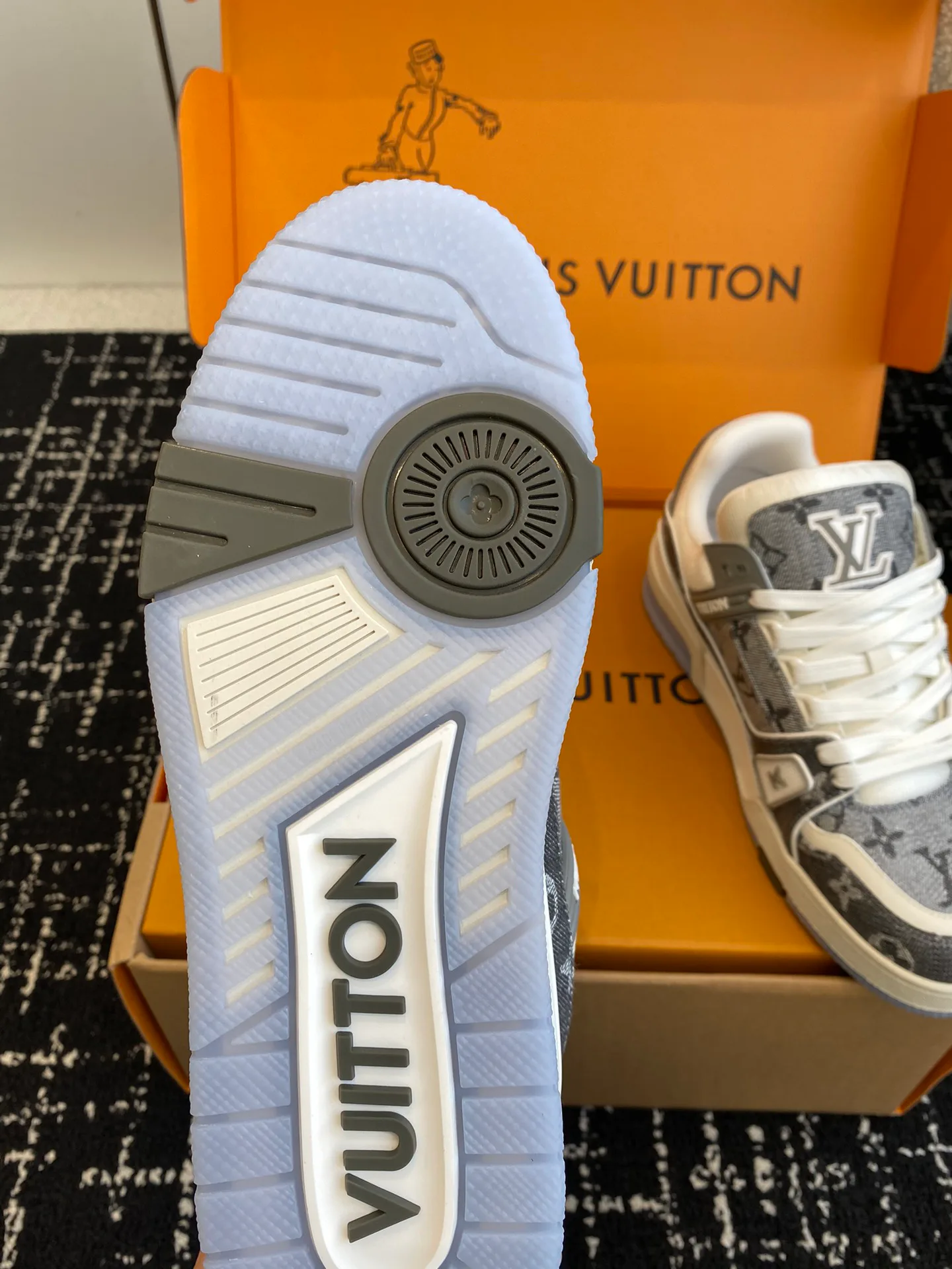 Кроссовки Женские Louis Vuitton 29902