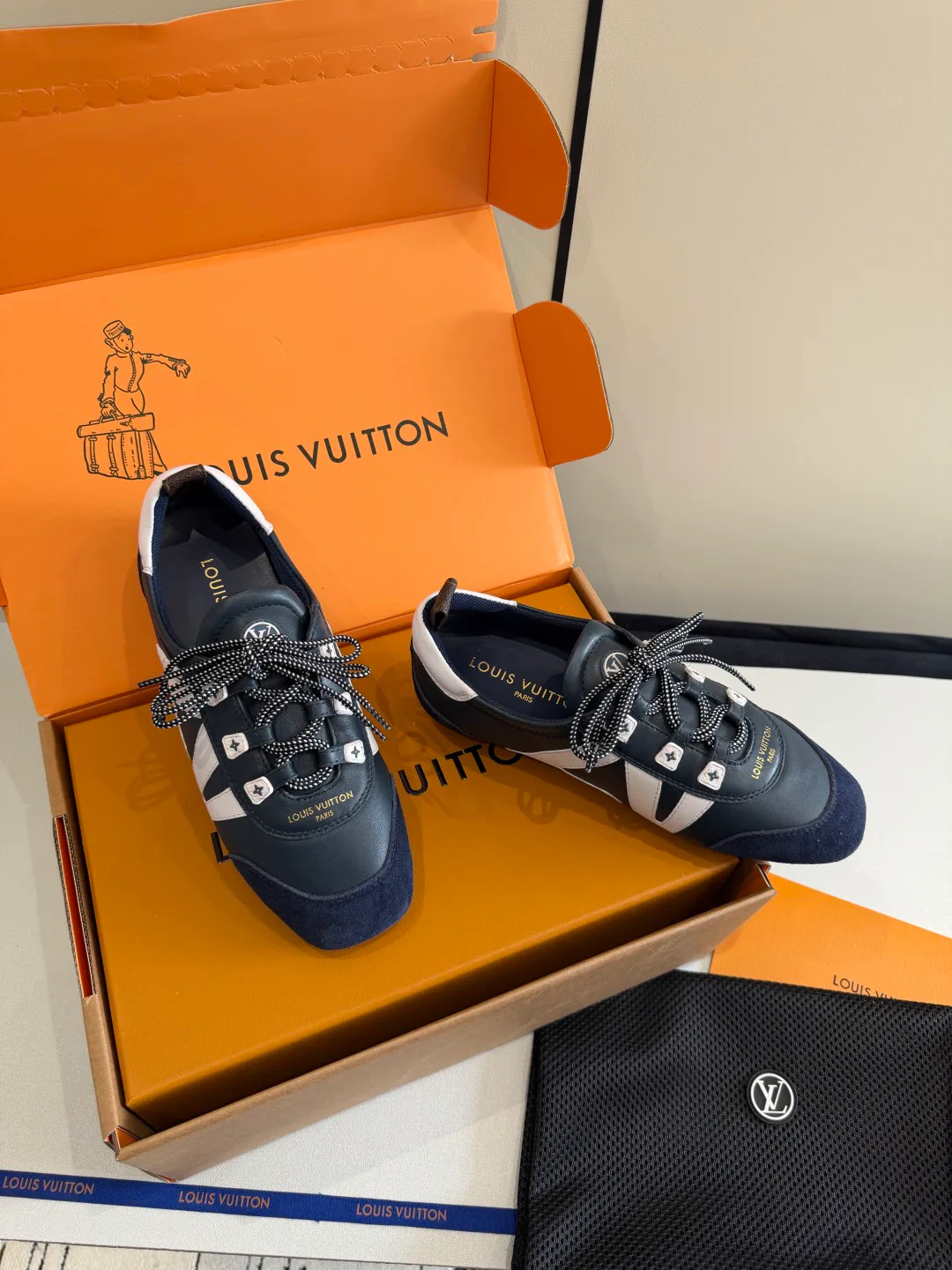 Кроссовки Женские Louis Vuitton 1450988