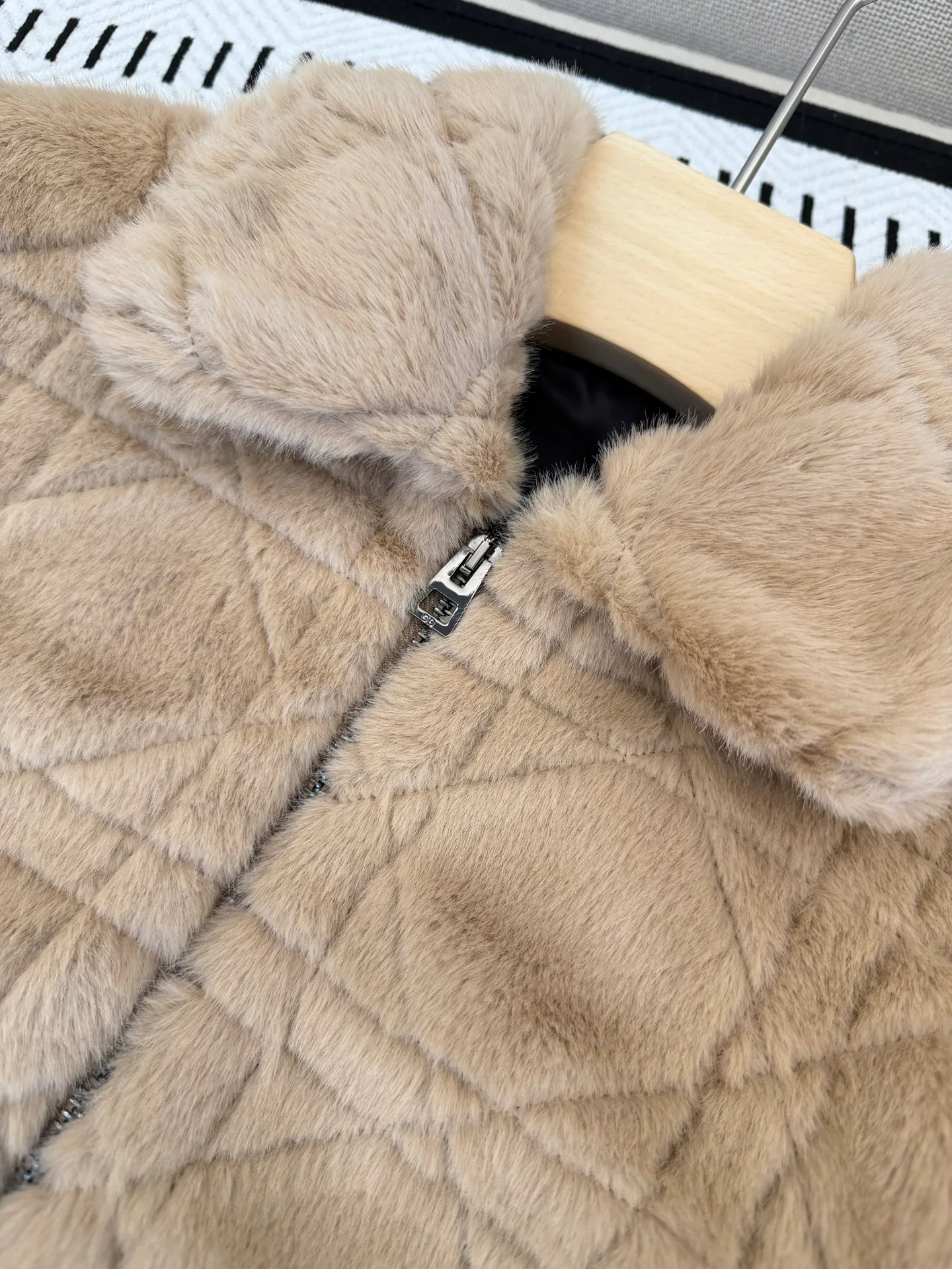 Куртки И Пуховики Женские Christian Dior 504015