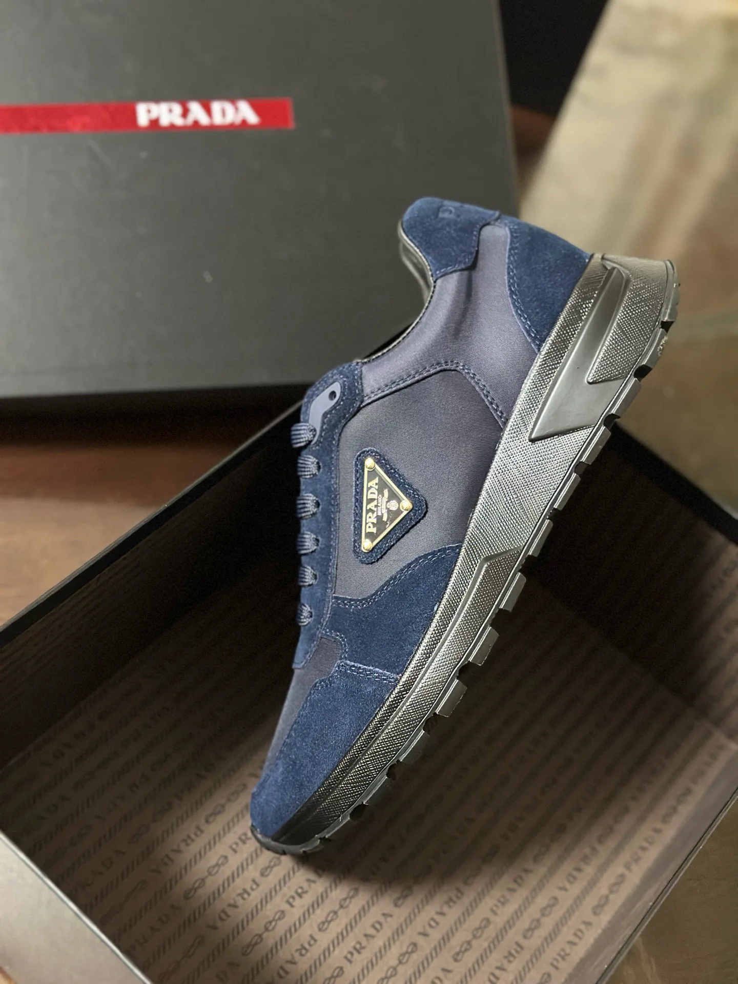 Кроссовки Женские Prada 18708332