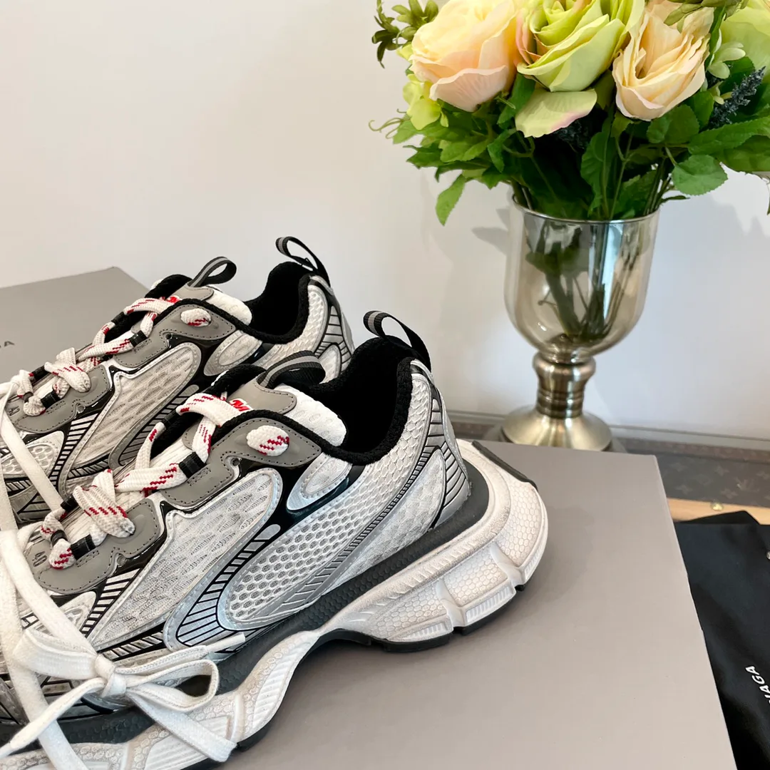 Кроссовки Женские Balenciaga 12656319
