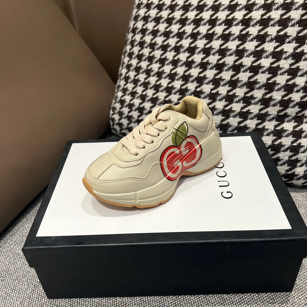 Кроссовки Женские Gucci 18696816