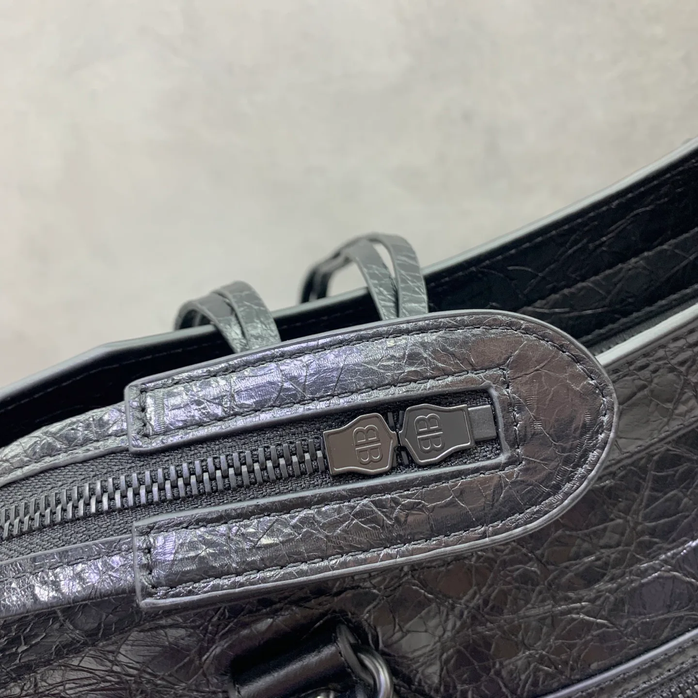 Классические Сумки Женские Balenciaga 18136372